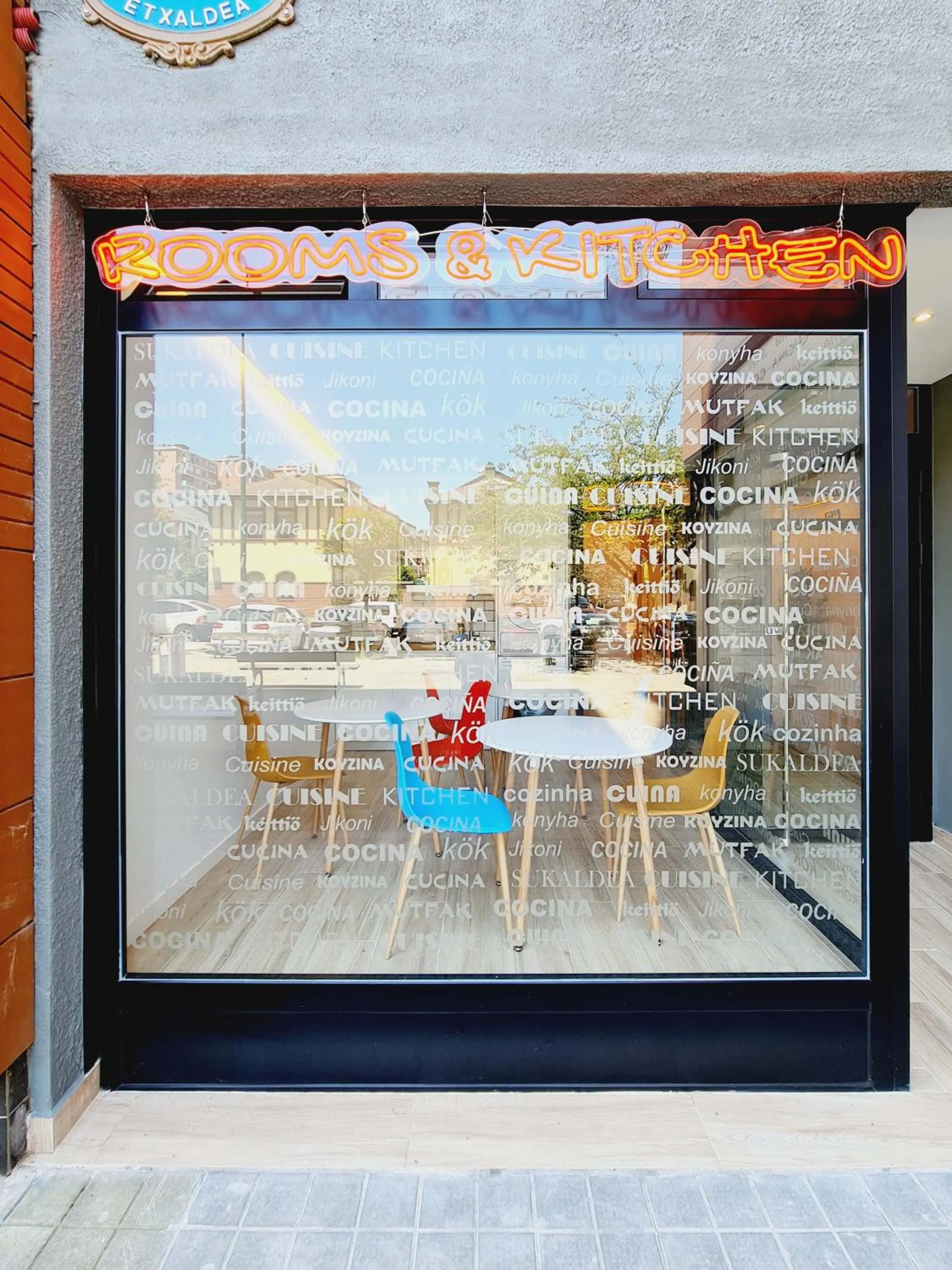 Property building in Bilbao ROOMS & KITCHEN Santutxu