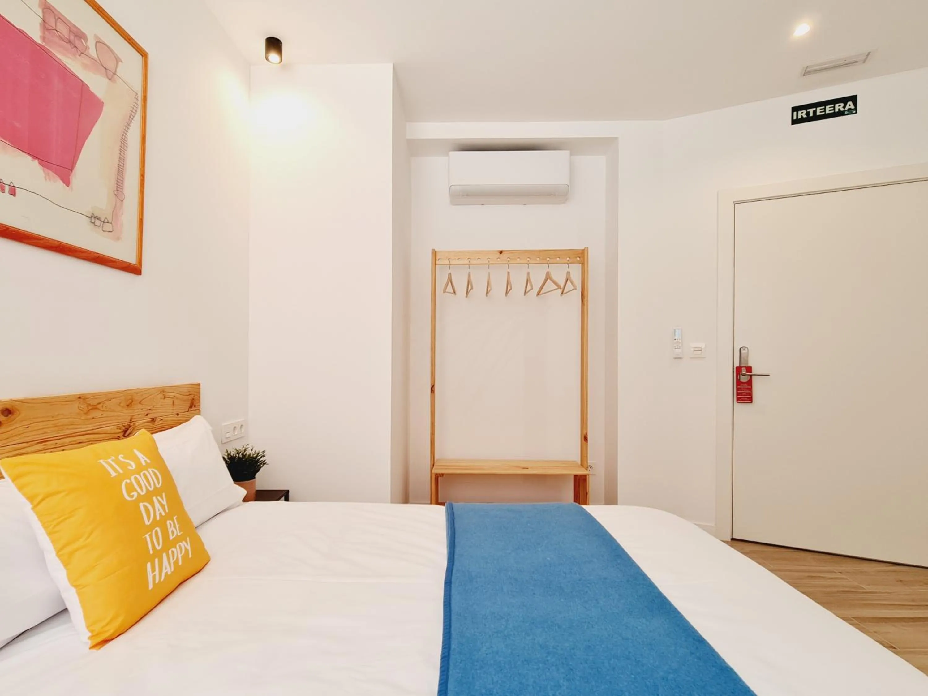 Photo of the whole room, Bed in Bilbao ROOMS & KITCHEN Santutxu
