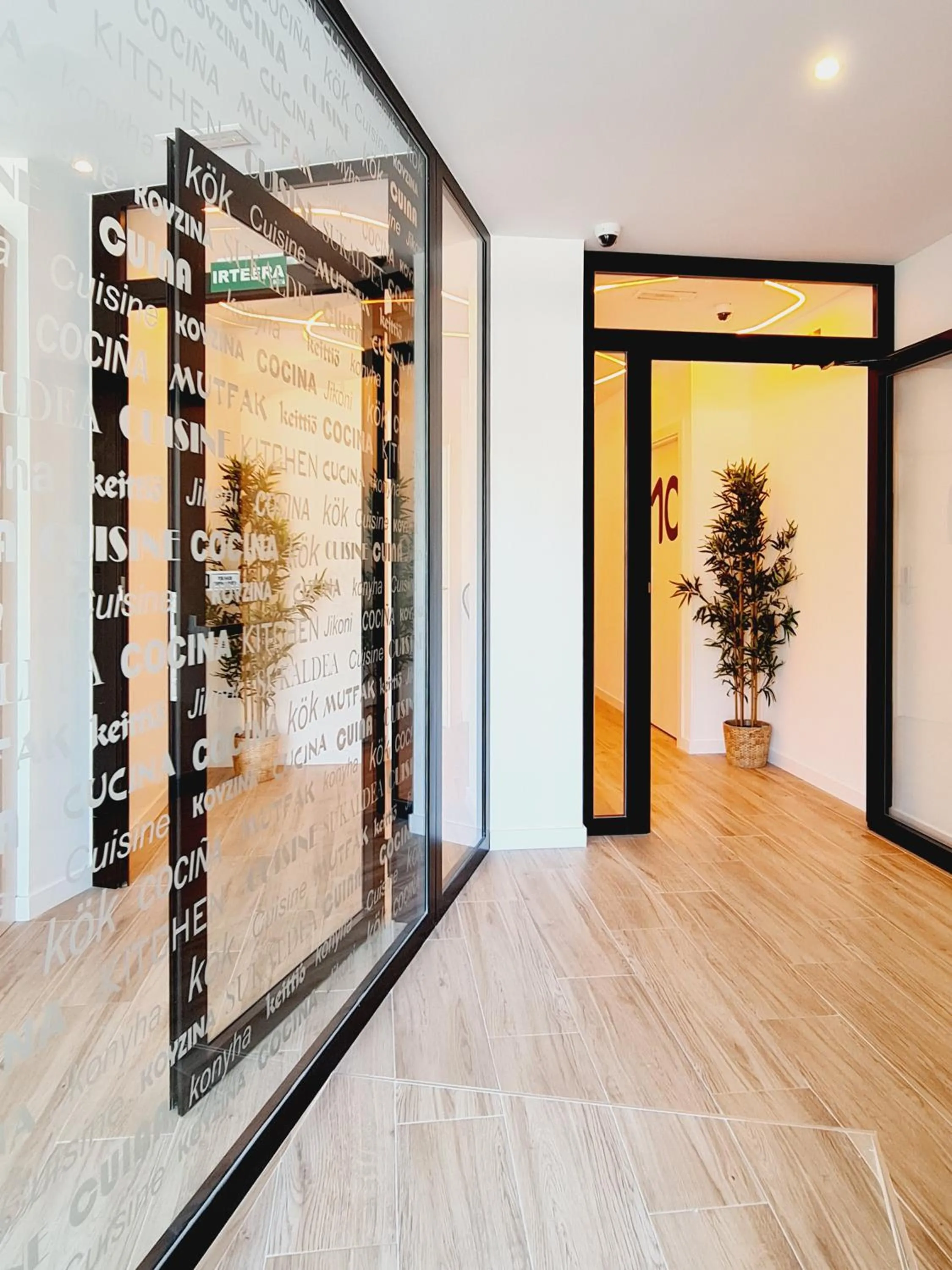 Property building in Bilbao ROOMS & KITCHEN Santutxu