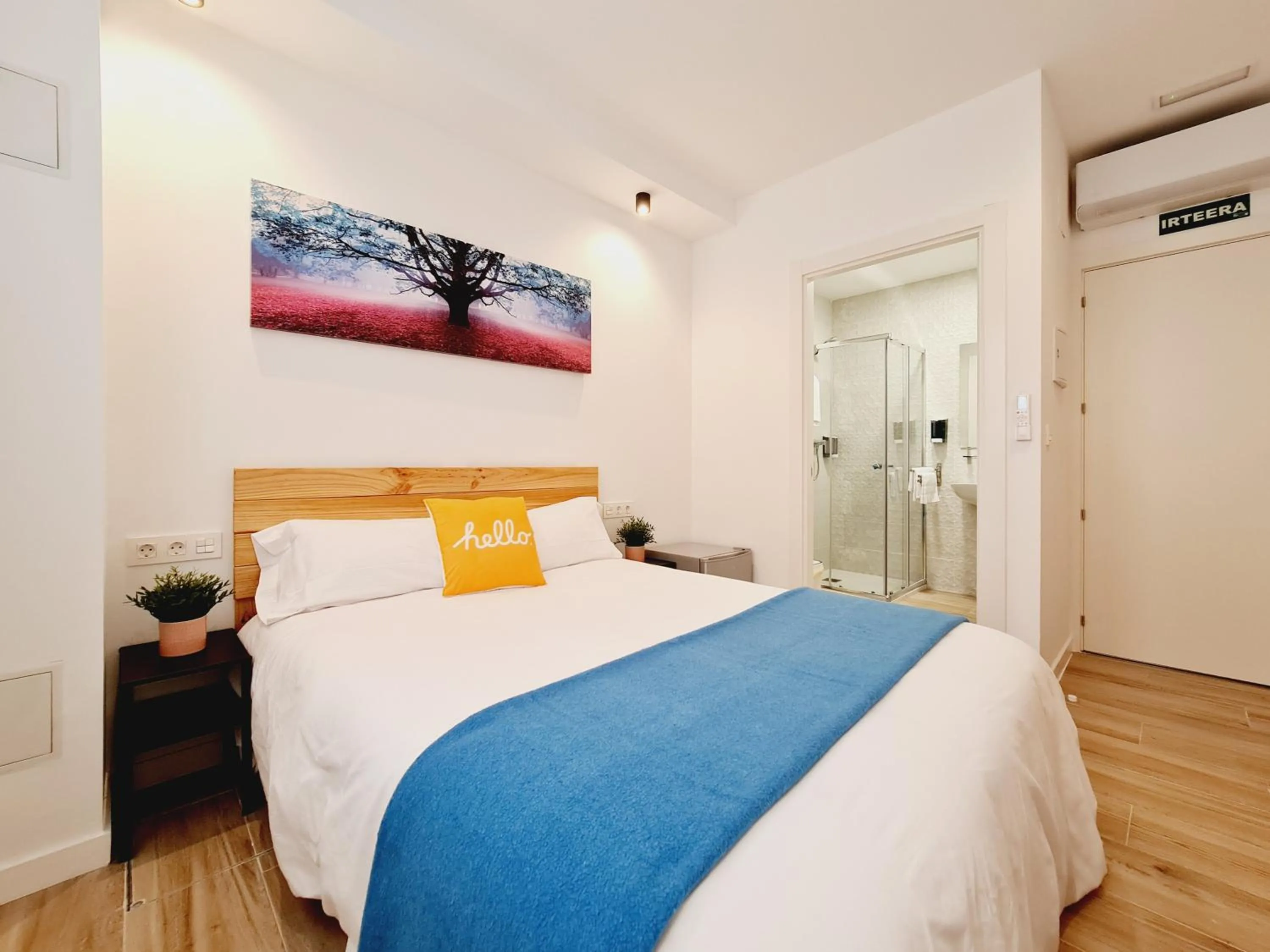 Photo of the whole room, Bed in Bilbao ROOMS & KITCHEN Santutxu