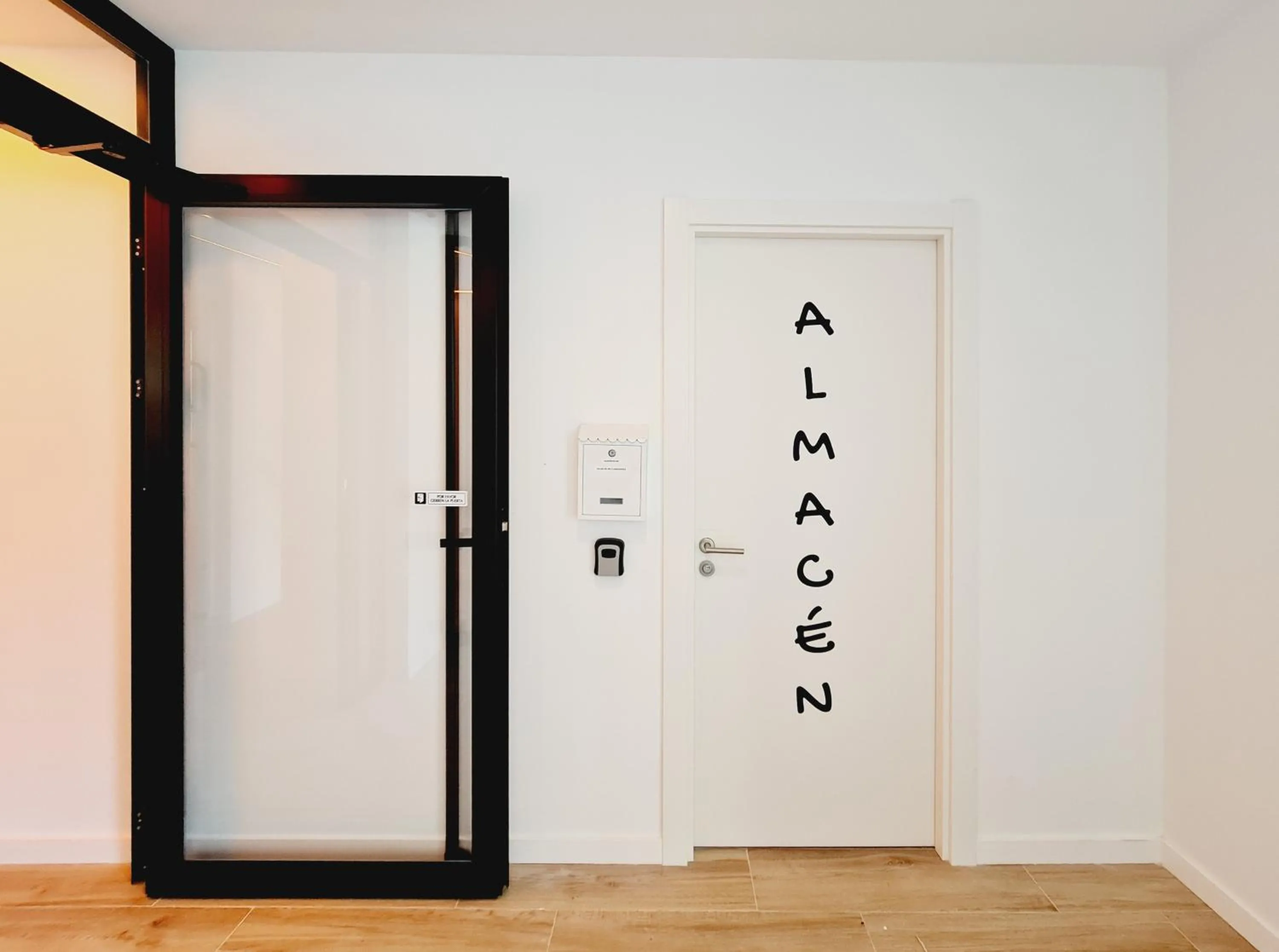 Property building in Bilbao ROOMS & KITCHEN Santutxu