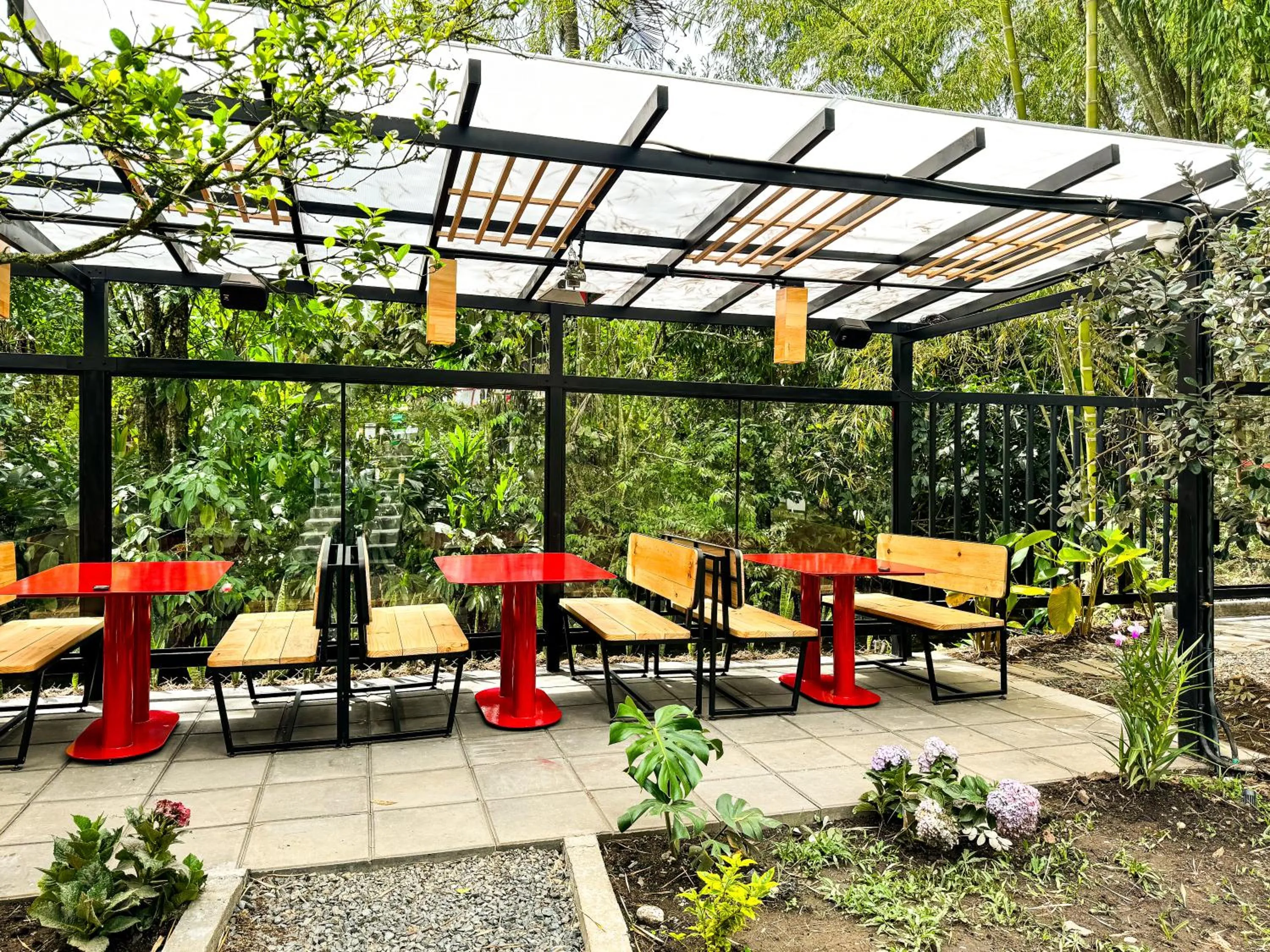 Restaurant/places to eat in Tierra Maravilla