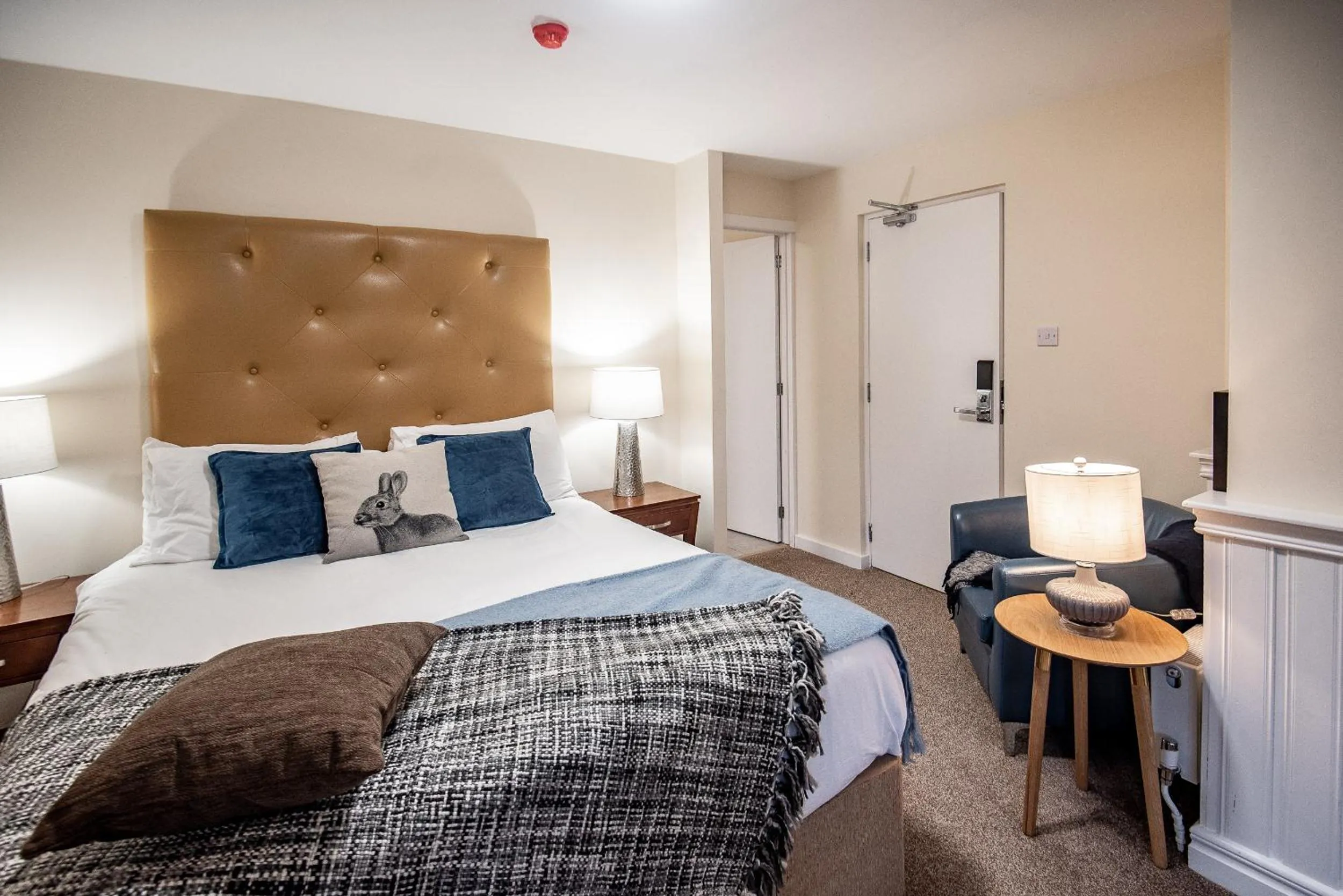 Photo of the whole room, Bed in Trivelles Waterhall Country Gatwick Hotel & airport parking