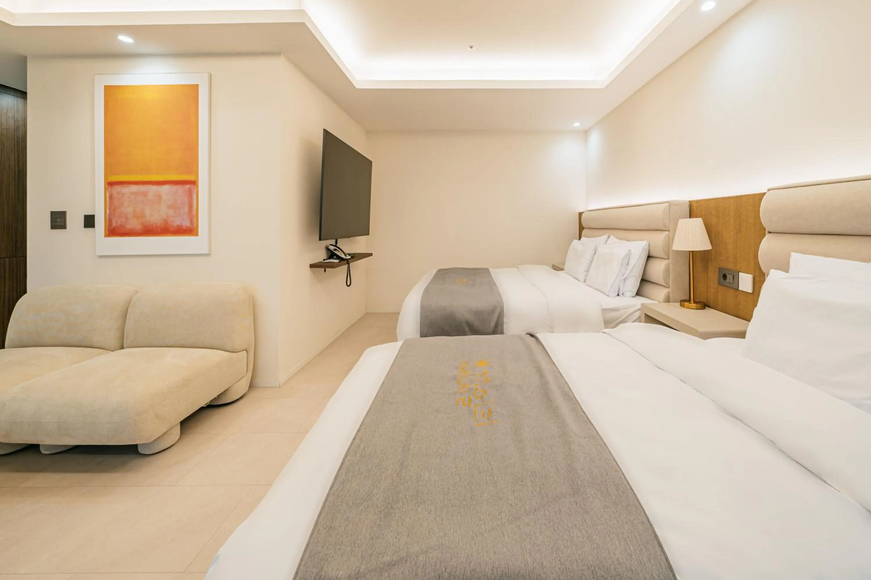 Bed in Haeilri Pool&SPA Hotel