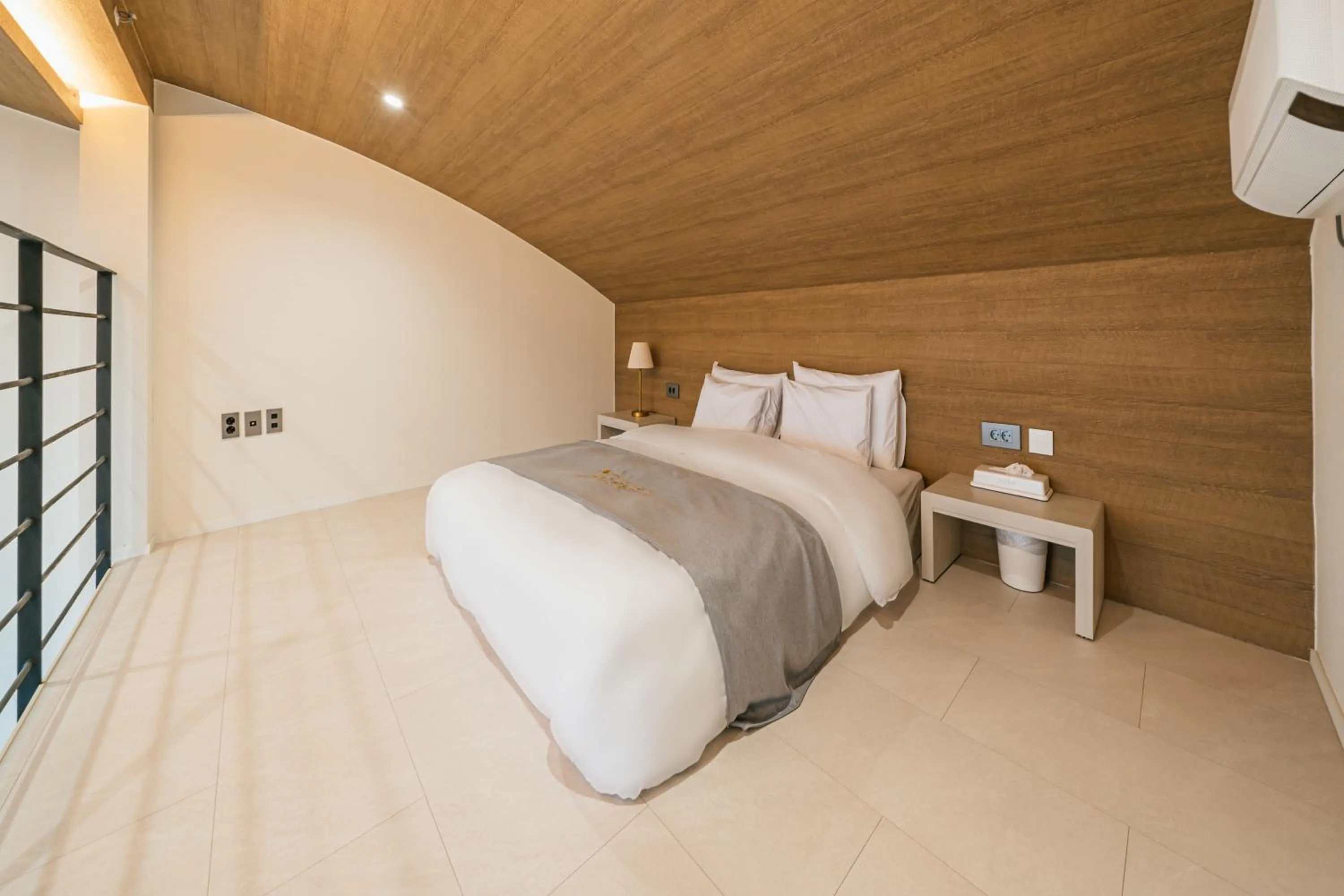 Bed in Haeilri Pool&SPA Hotel