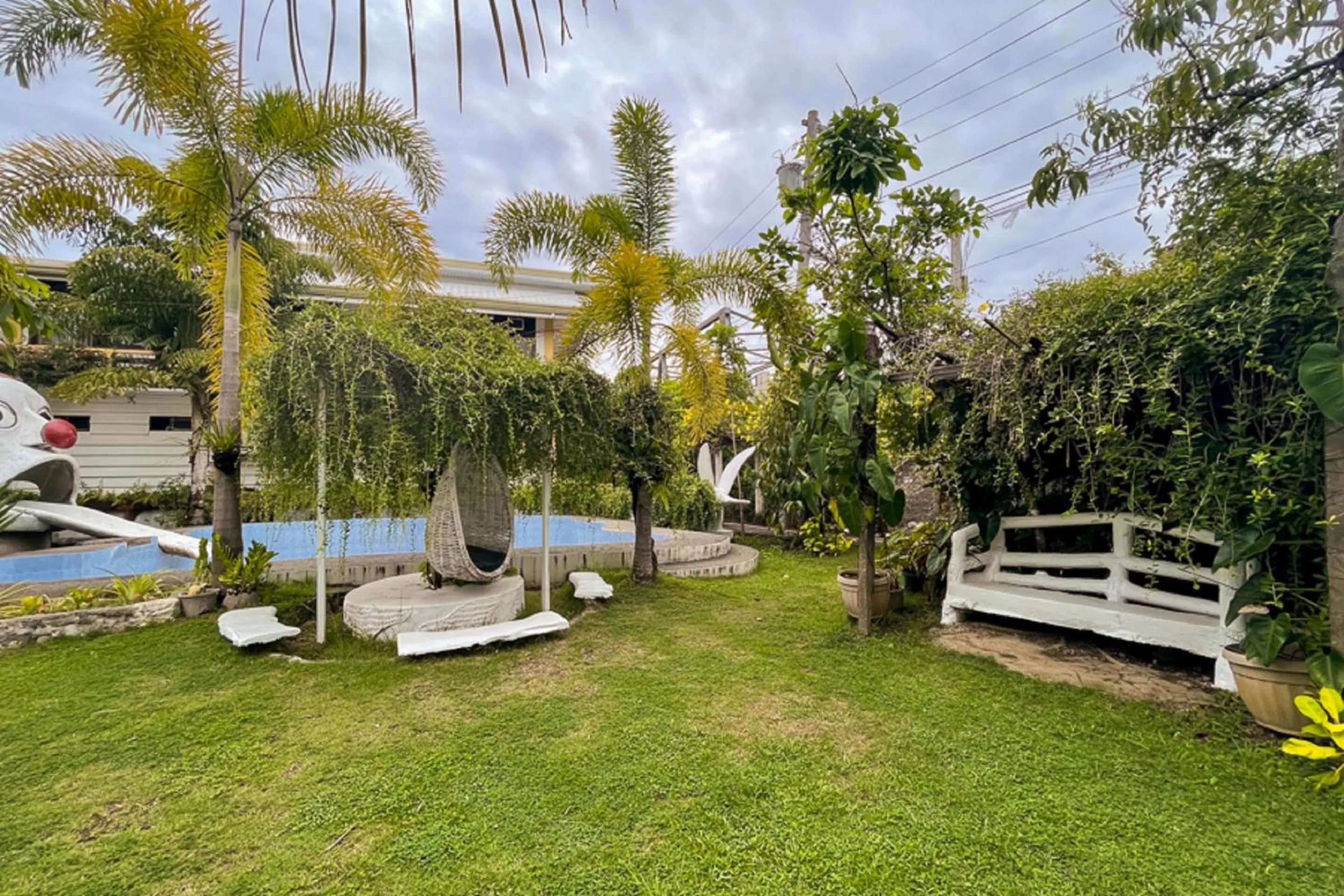 Swimming pool in Isla Virginia Pantalan