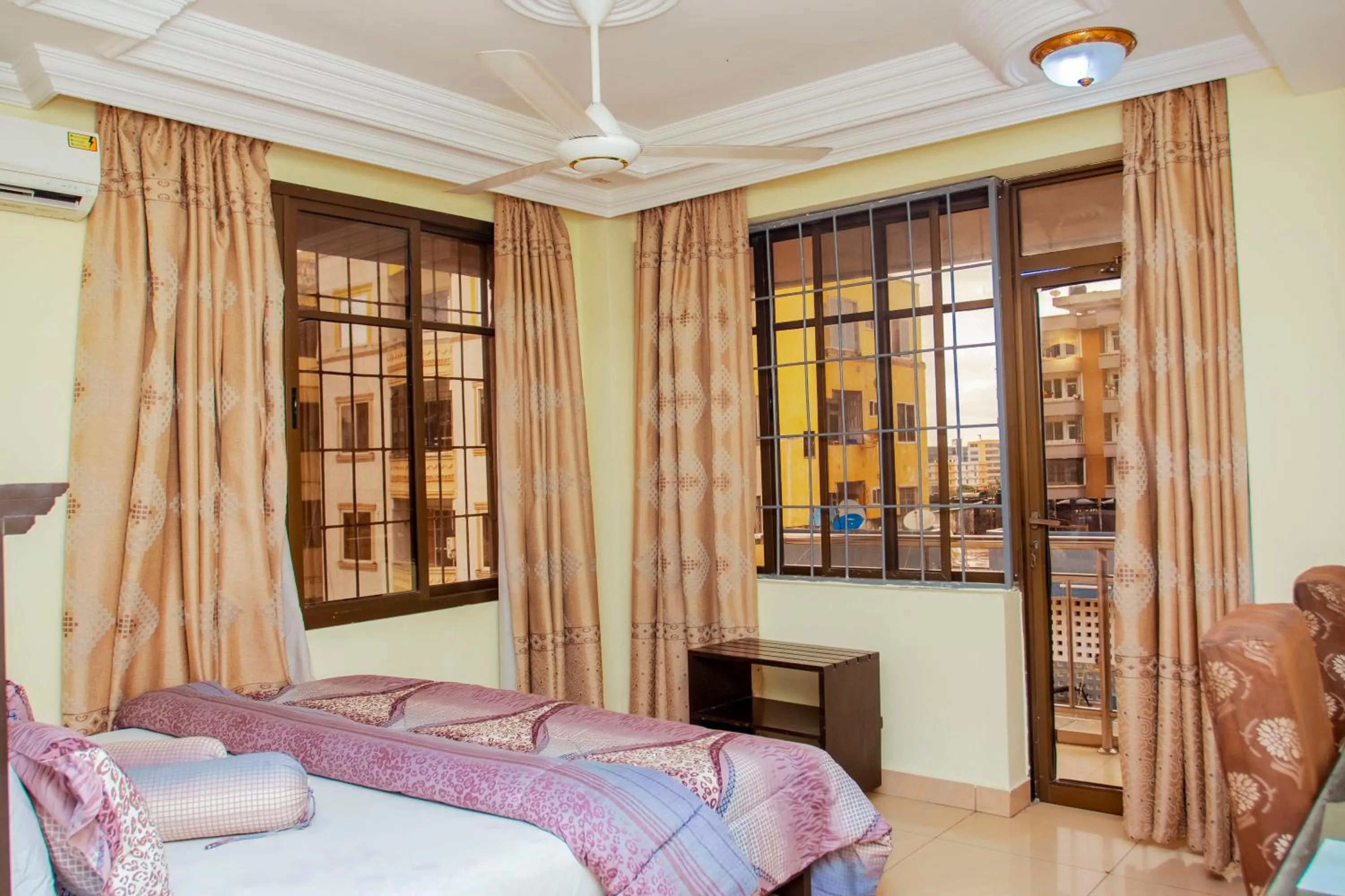 Bed in Sleep Inn Hotel - Kariakoo