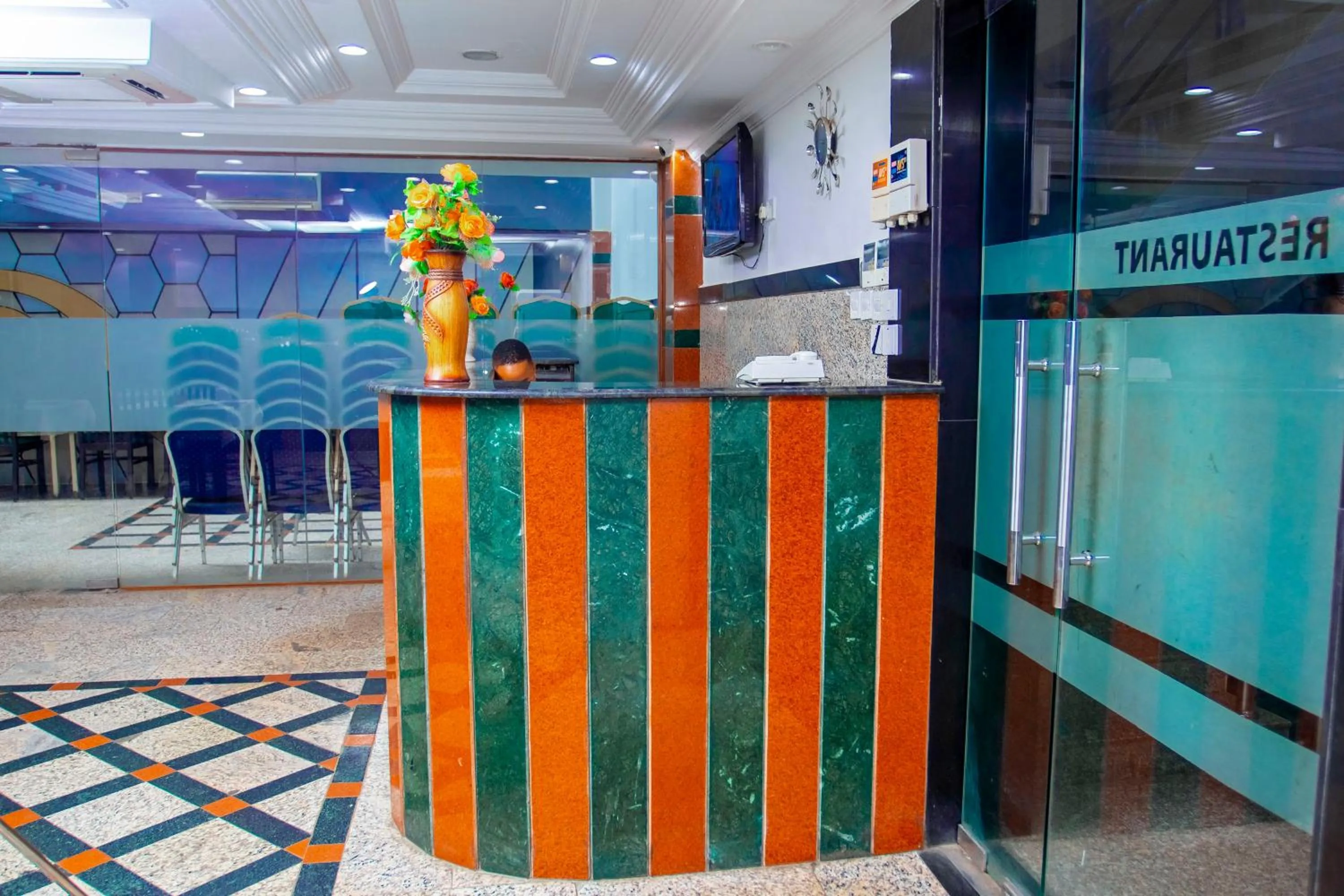 Restaurant/places to eat in Sleep Inn Hotel - Kariakoo