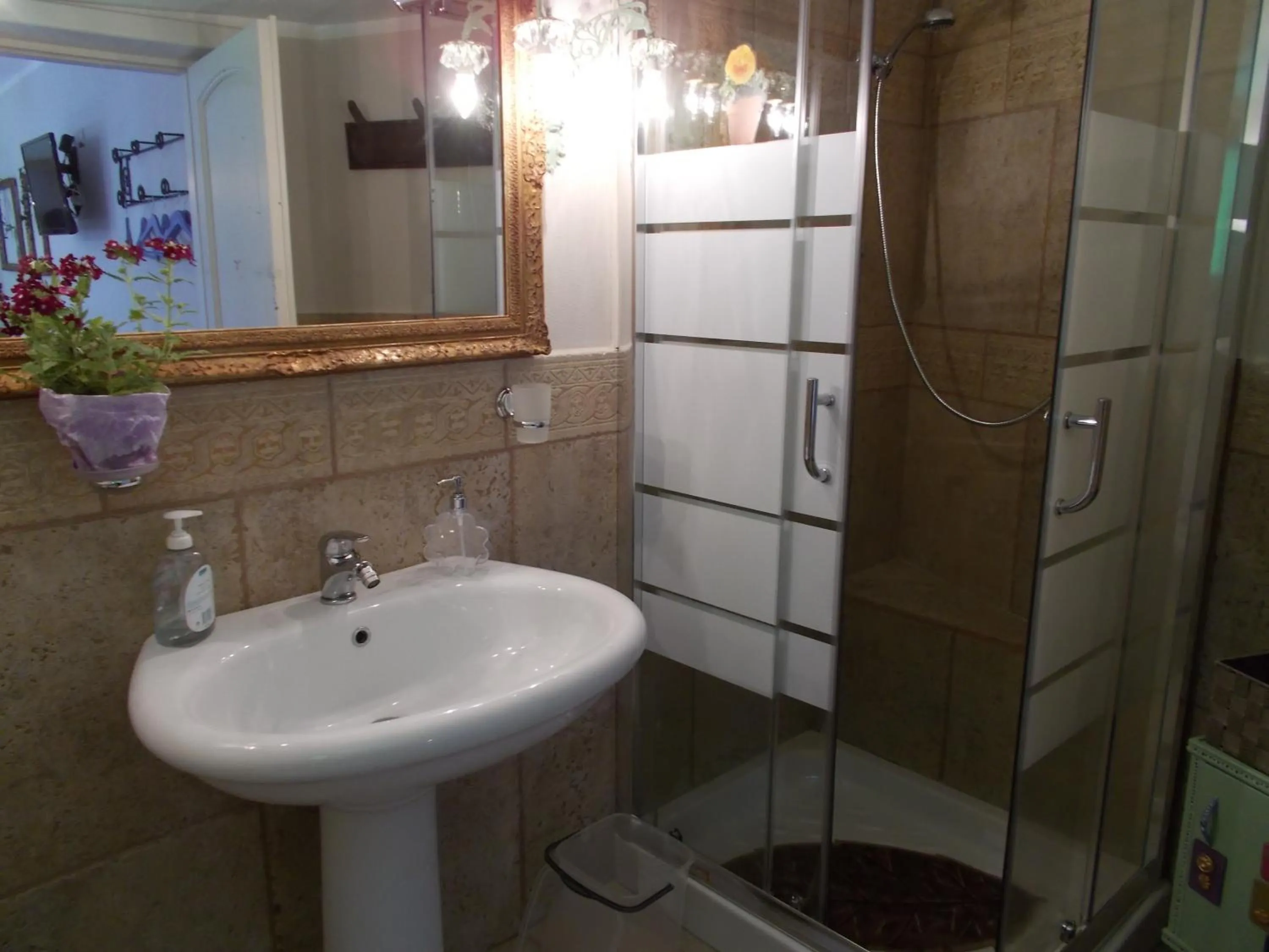 Bathroom in casa di campagna dal pozzo