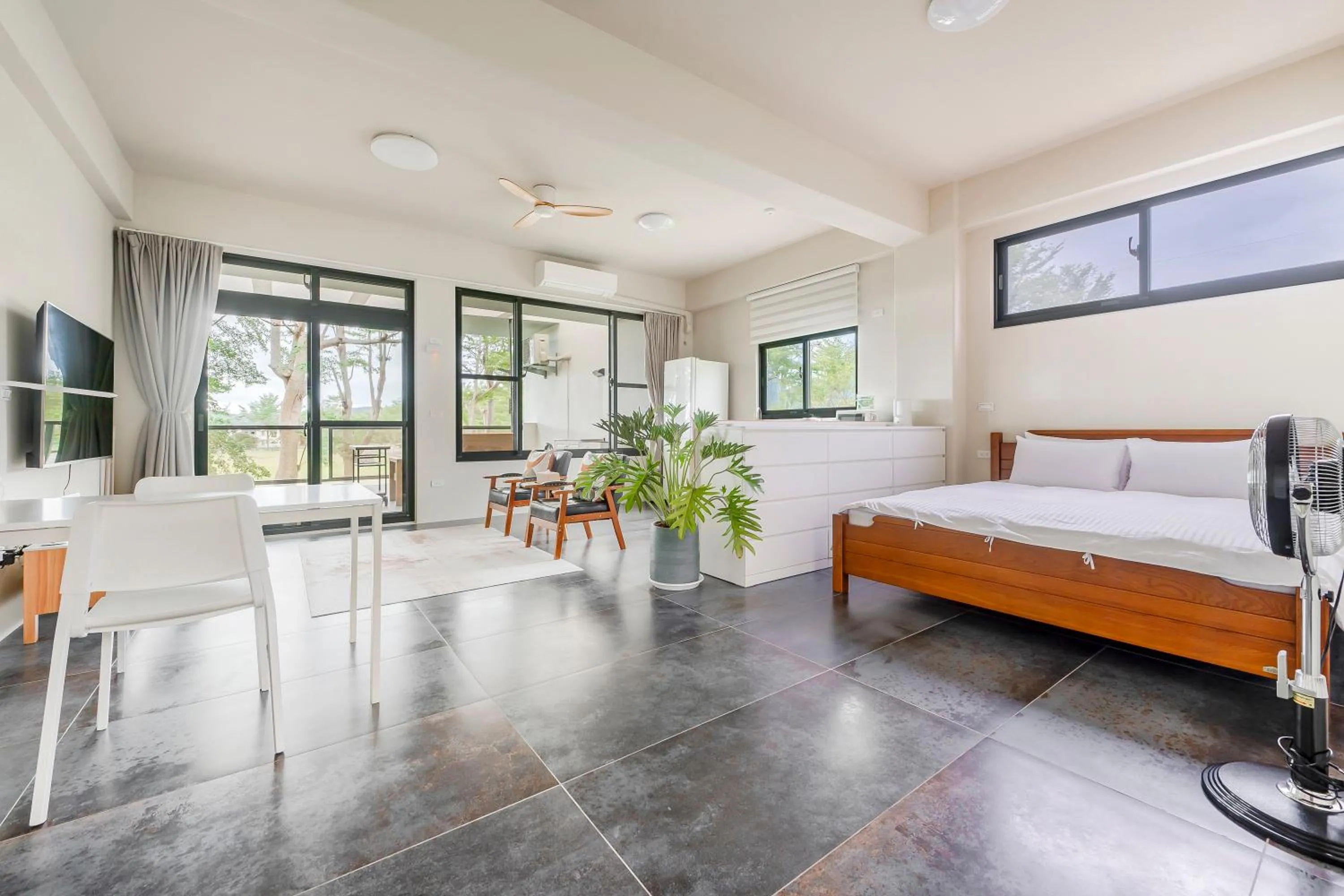 Deluxe Double Room with Balcony in Dream Field