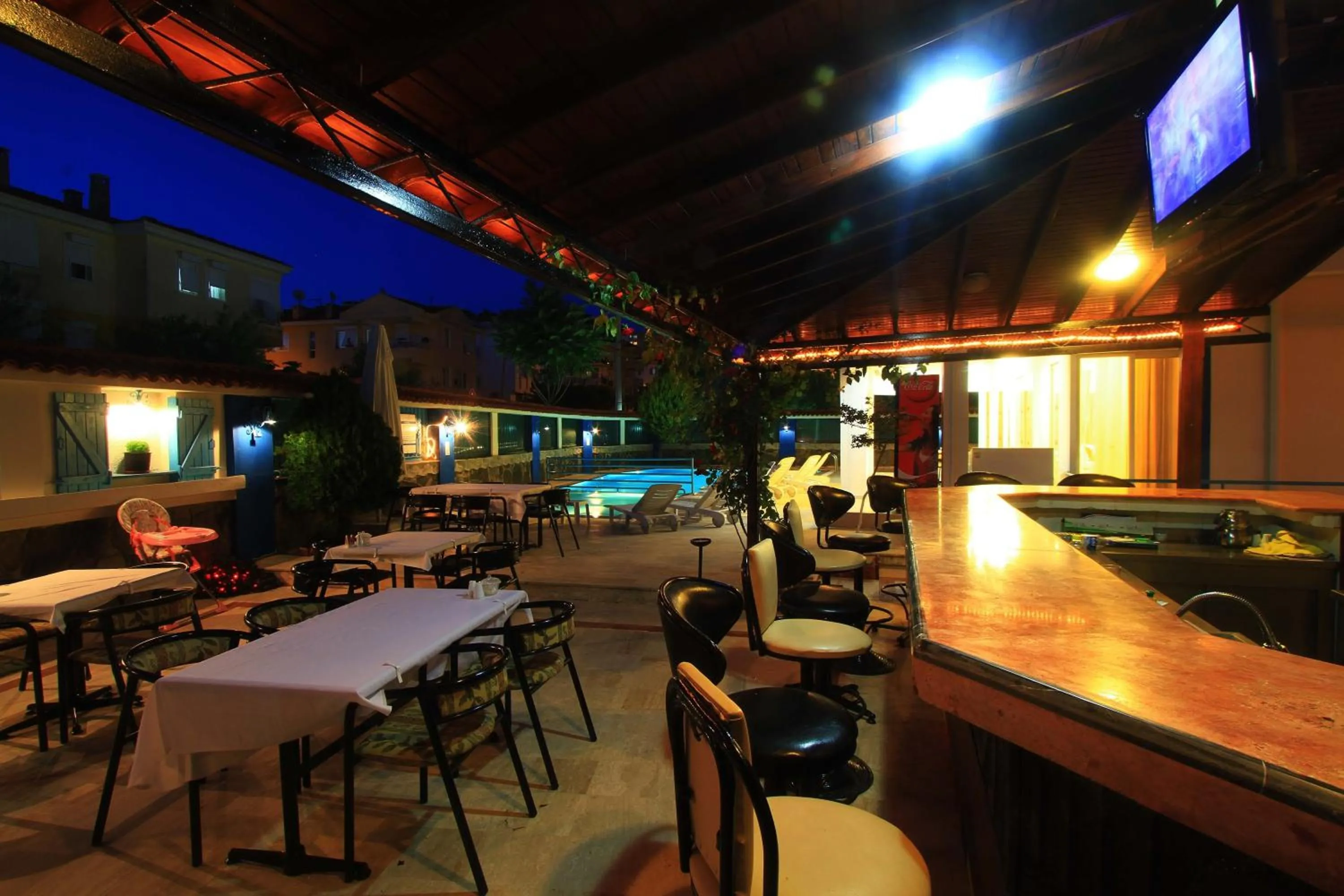 Restaurant/places to eat in Marigold Otel