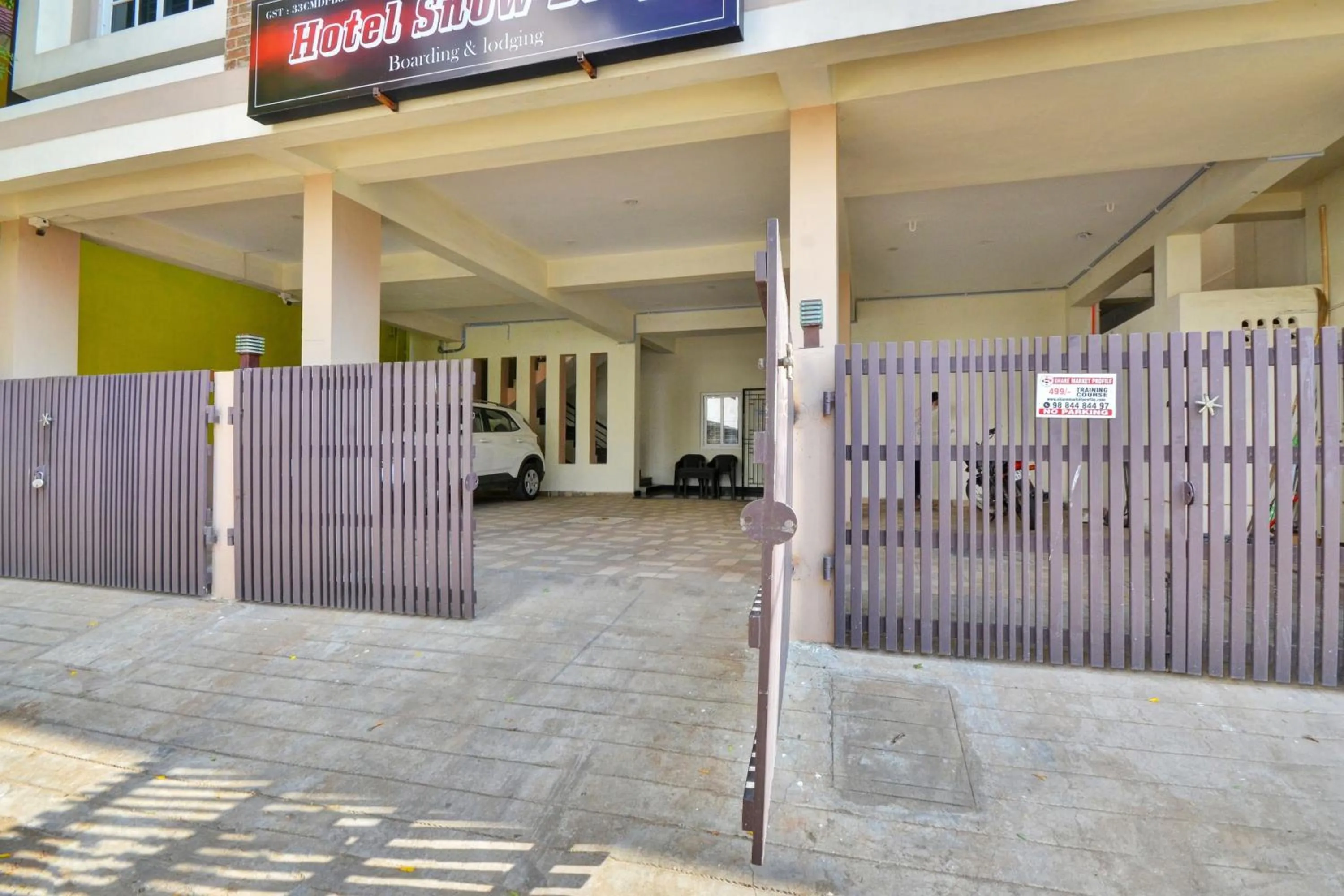 Facade/entrance in Hotel O Hotel Snowdrop