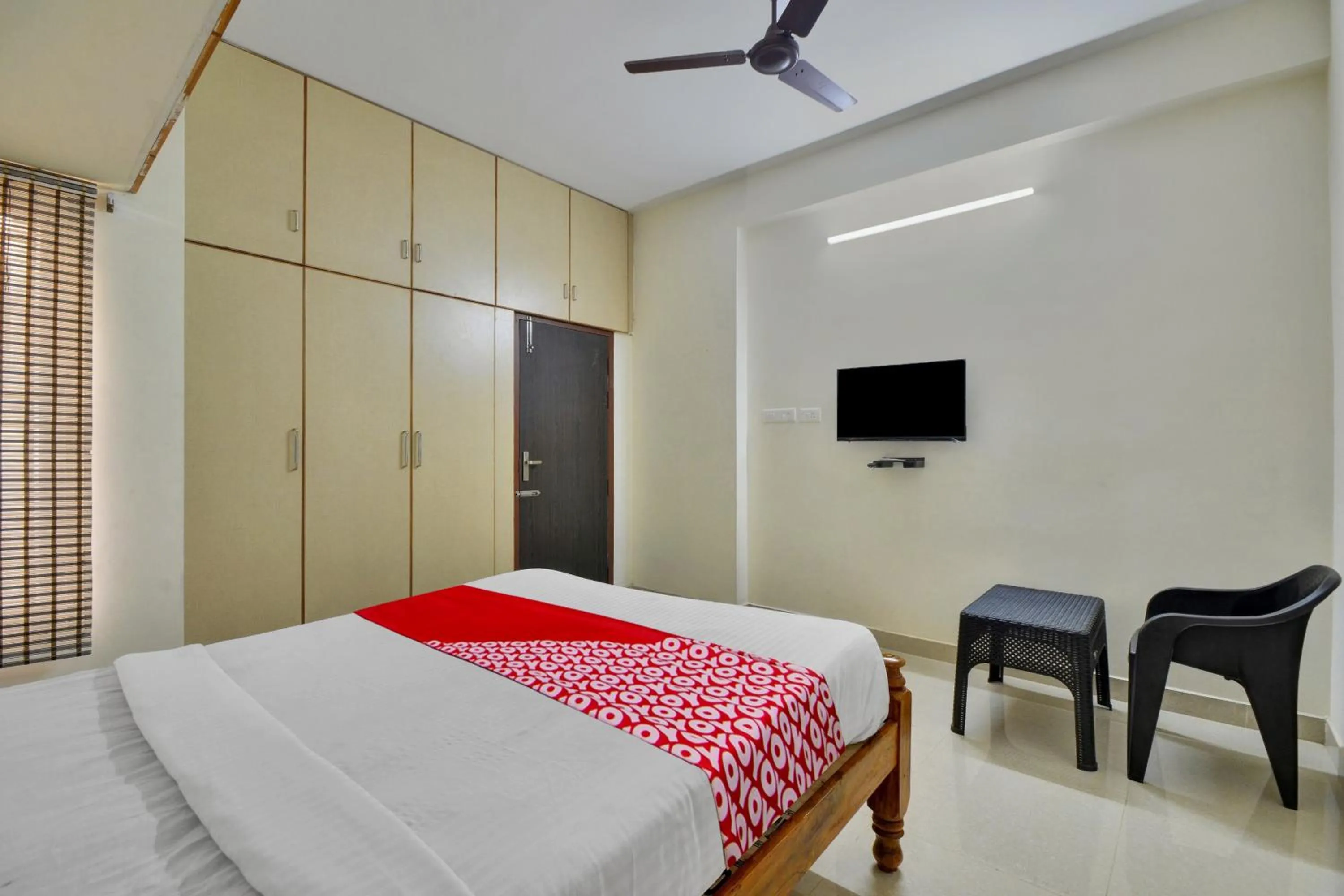 Facade/entrance, Bed in Hotel O Hotel Snowdrop