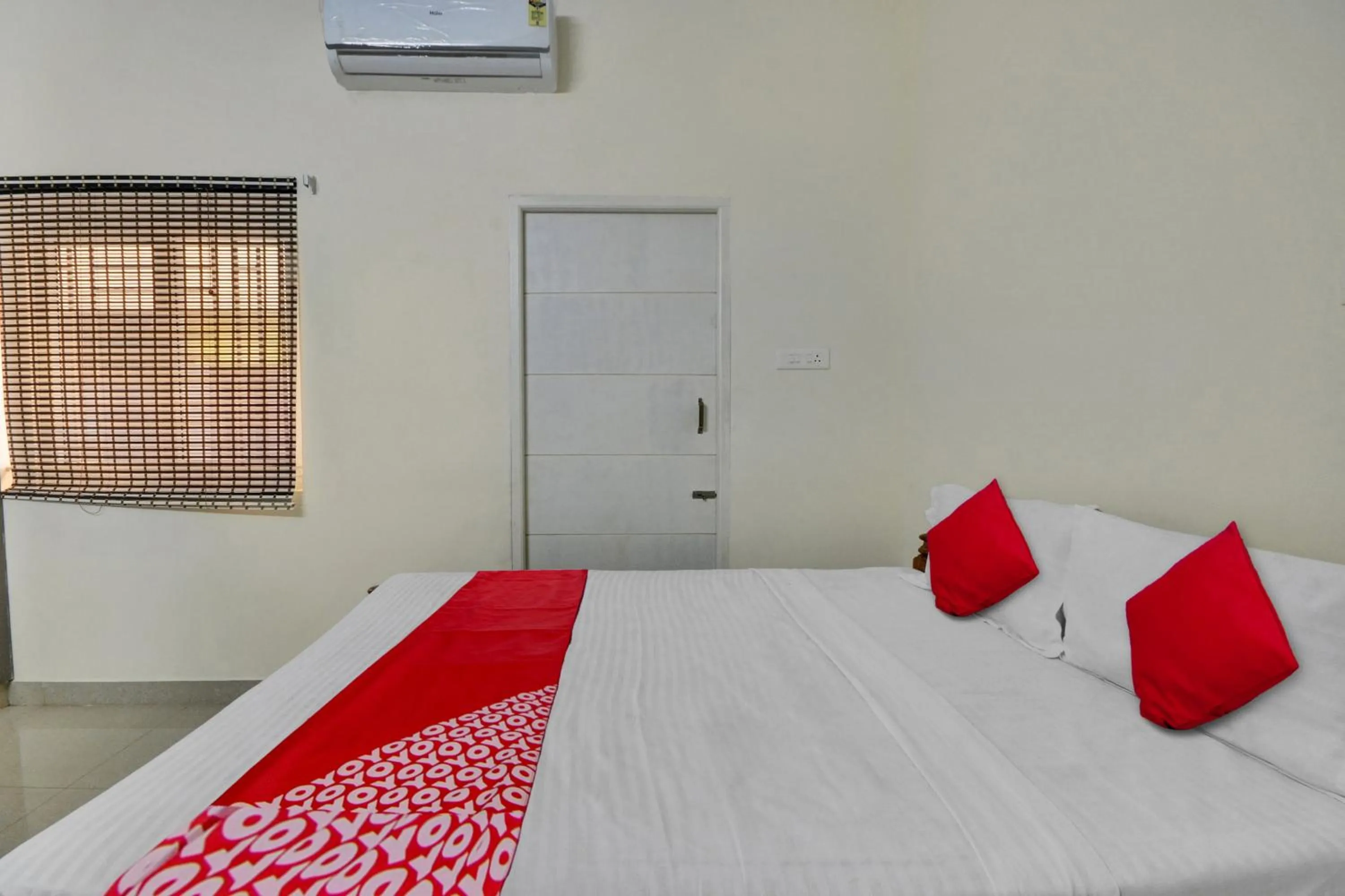 Bedroom, Bed in Hotel O Hotel Snowdrop