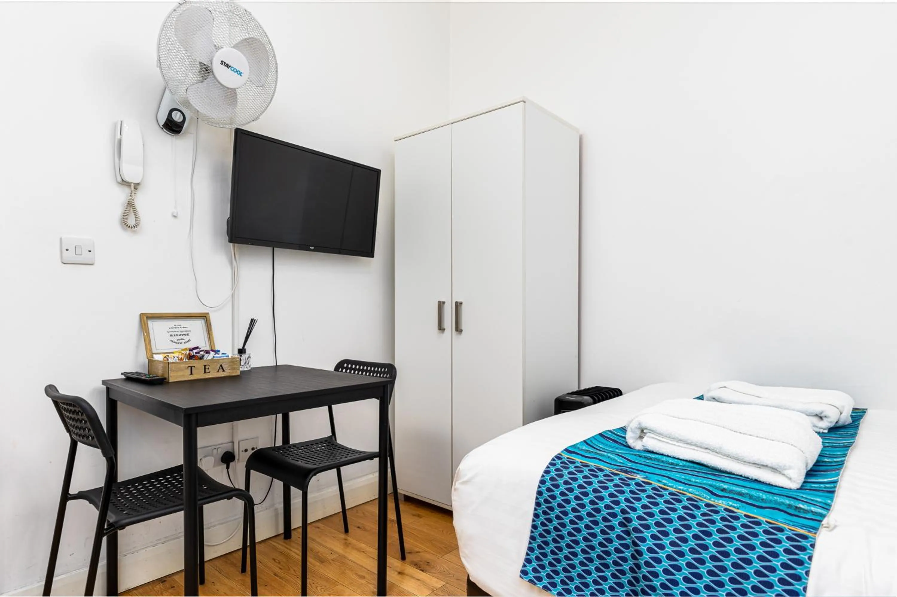 Bed in Aldgate Flats