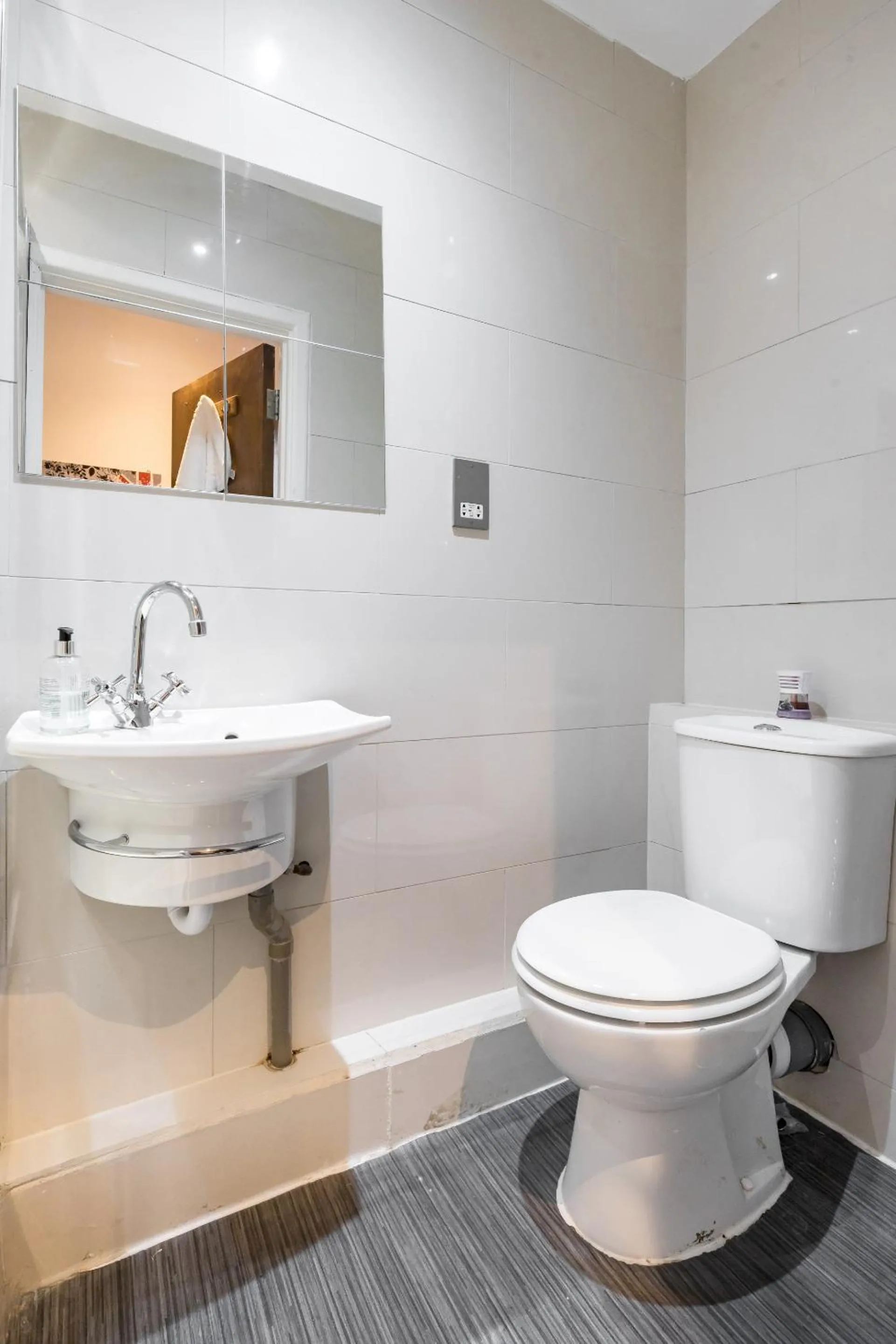 Bathroom in Aldgate Flats