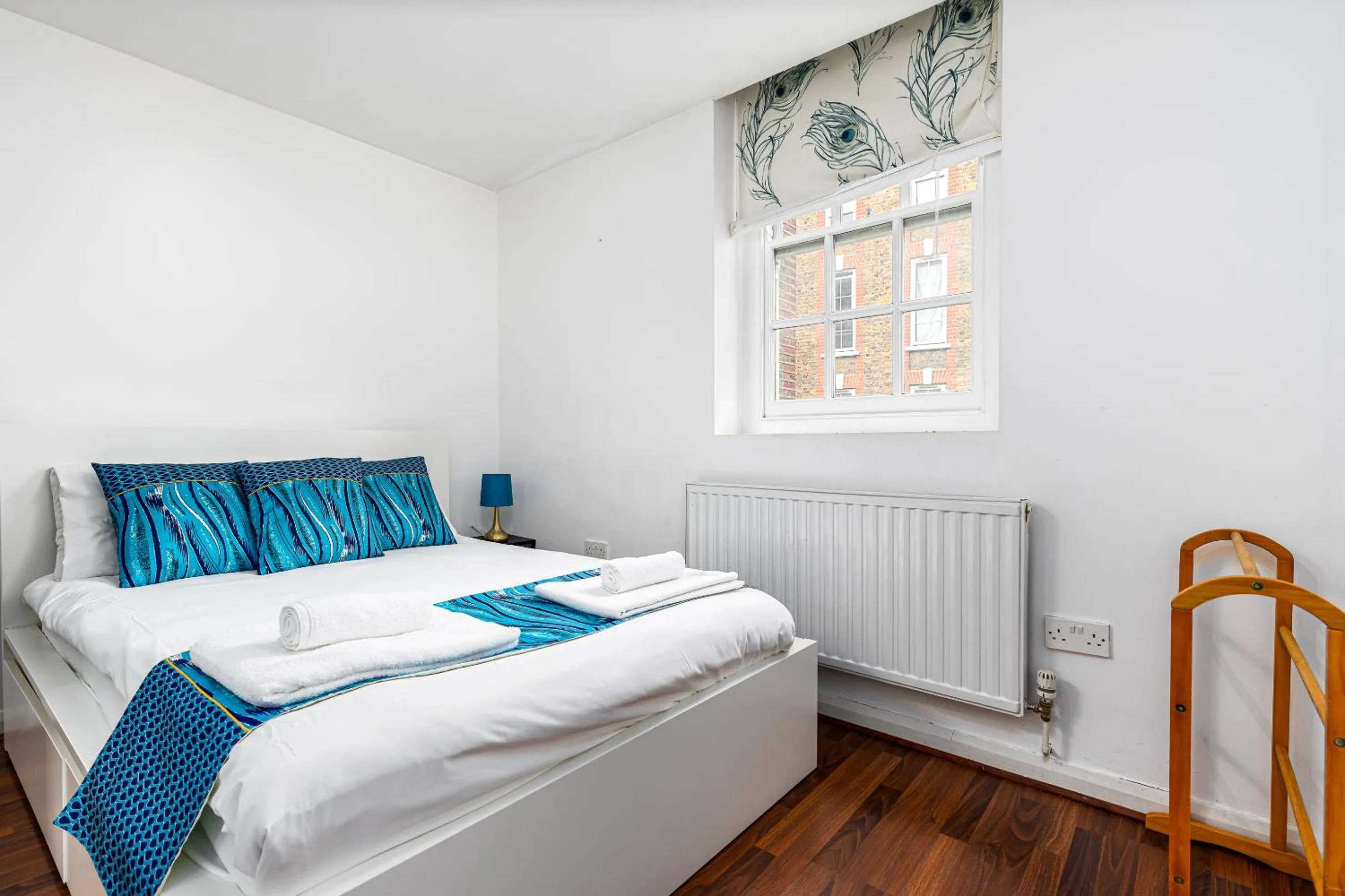 Bed in Aldgate Flats