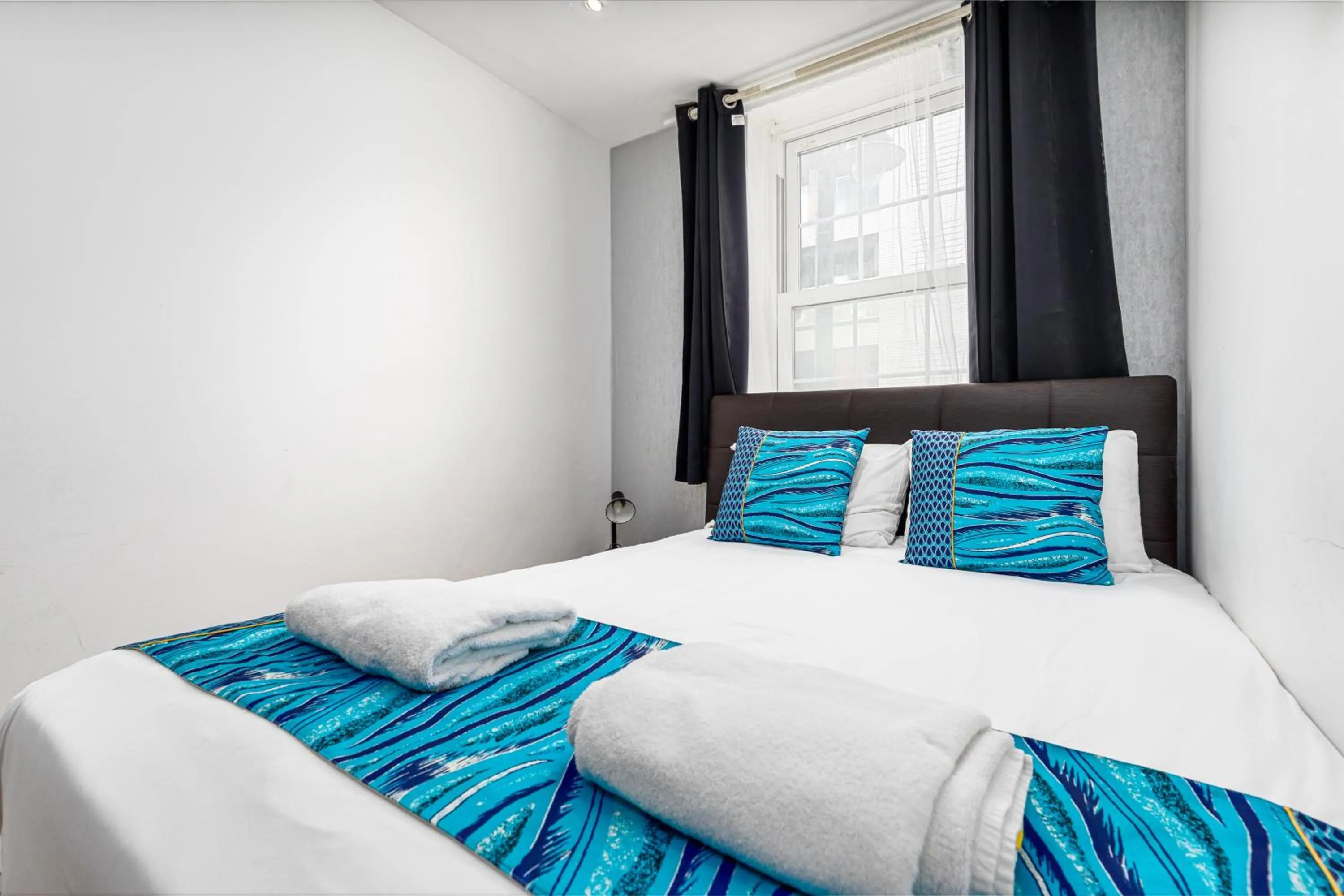 Bed in Aldgate Flats