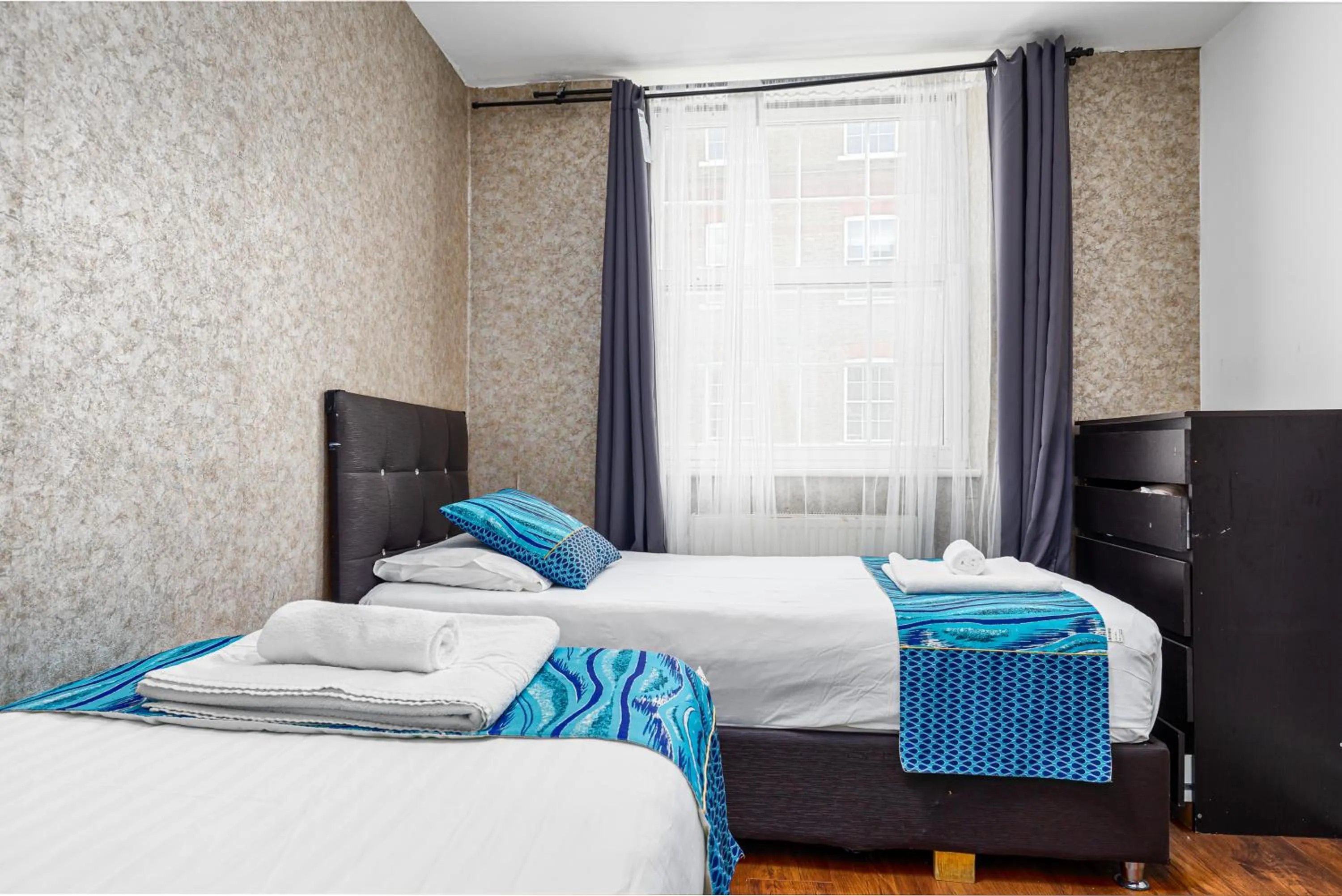 Bed in Aldgate Flats