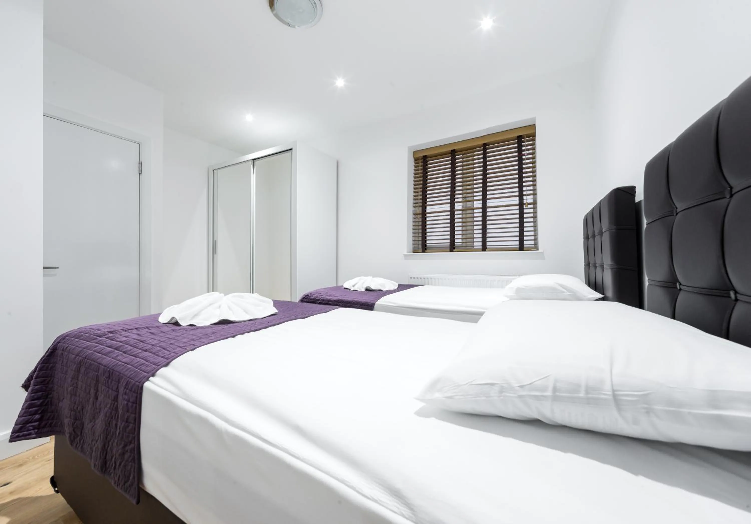 Bedroom, Bed in Aldgate Flats