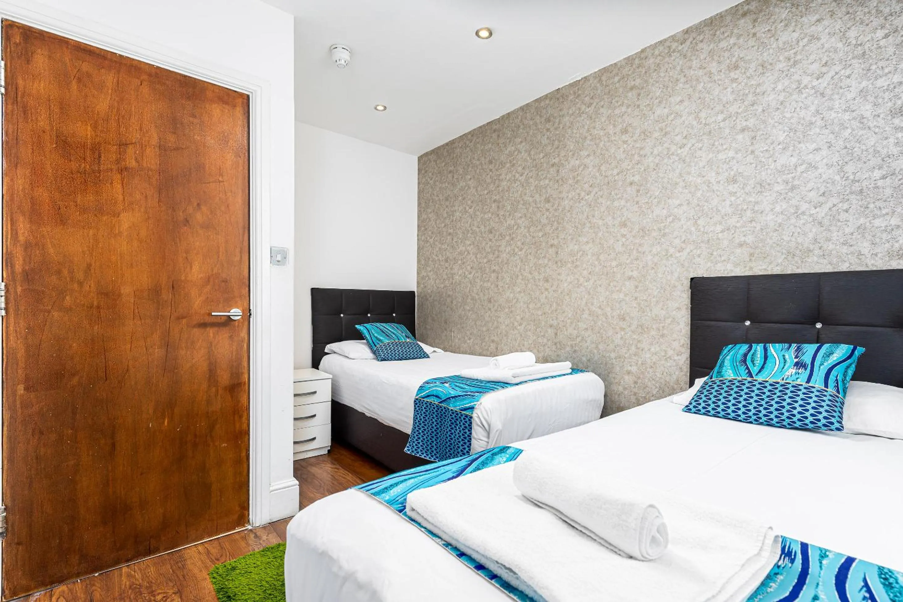 Bed in Aldgate Flats