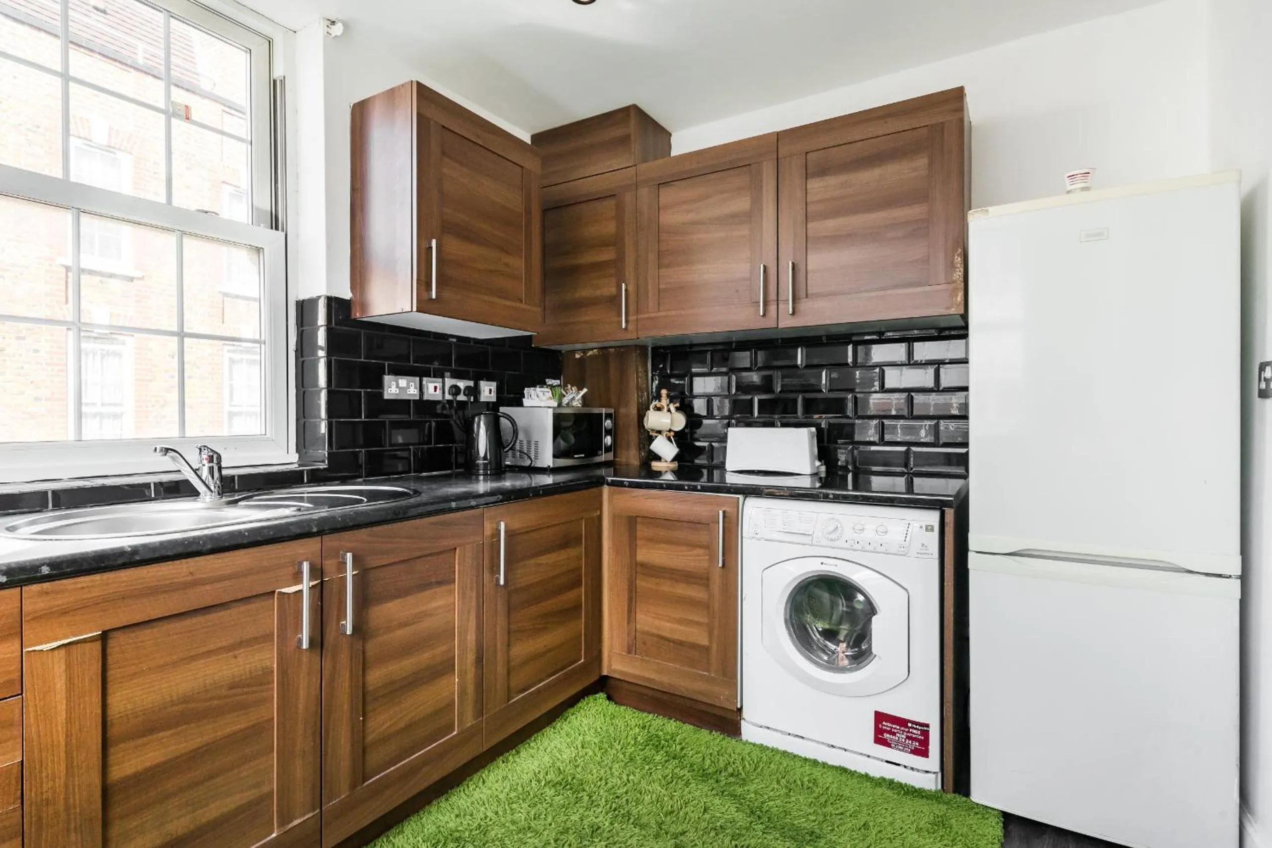 Kitchen or kitchenette in Aldgate Flats