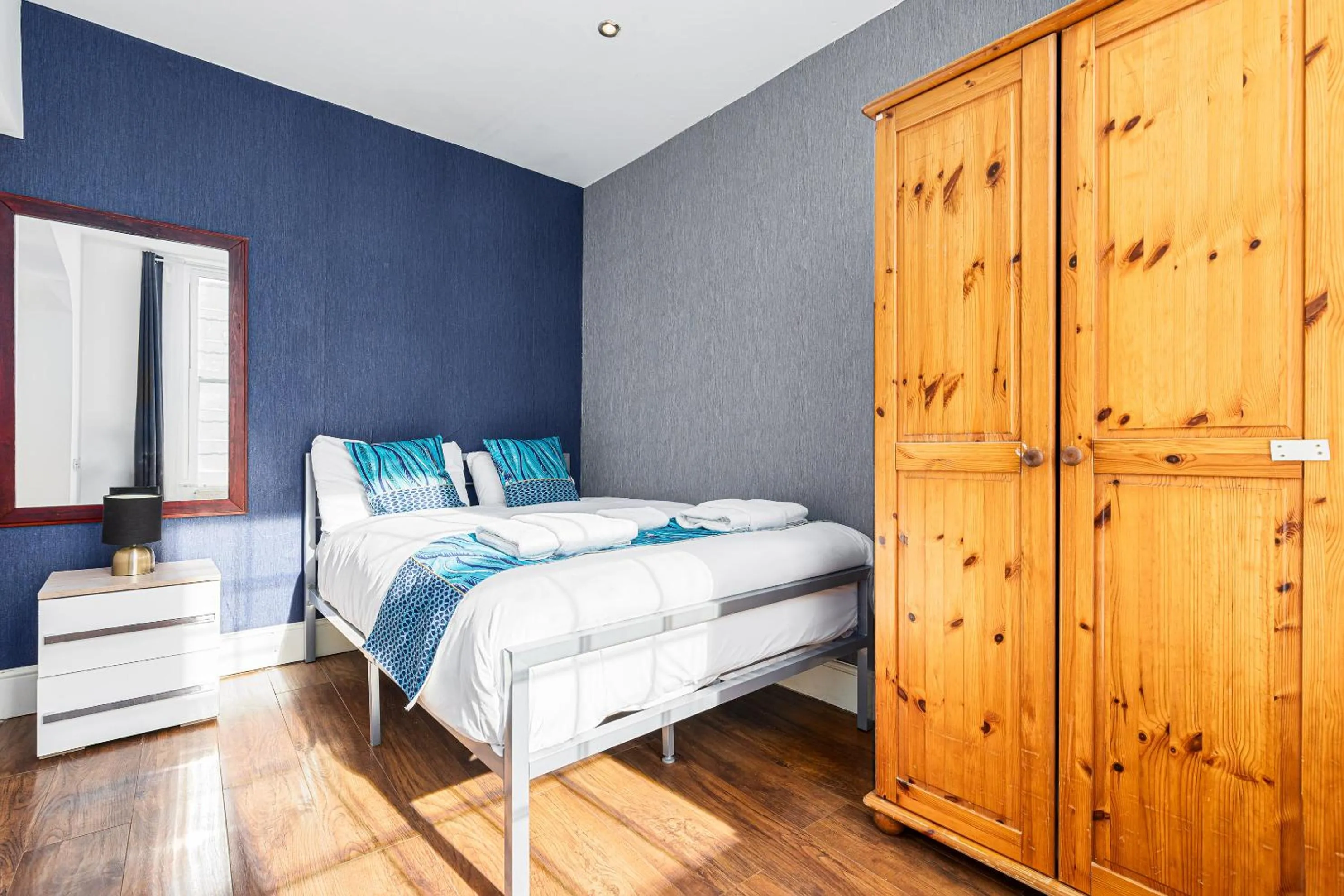 Bed in Aldgate Flats