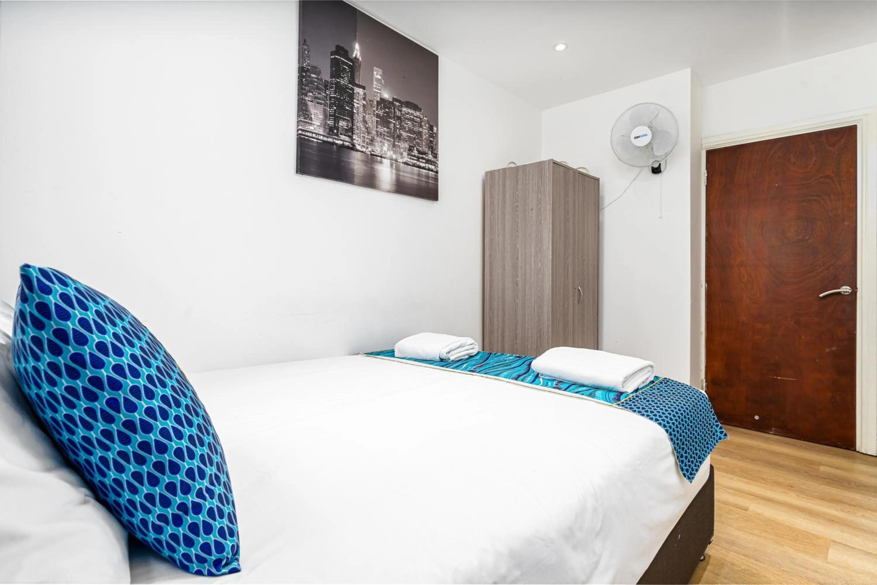 Bed in Aldgate Flats