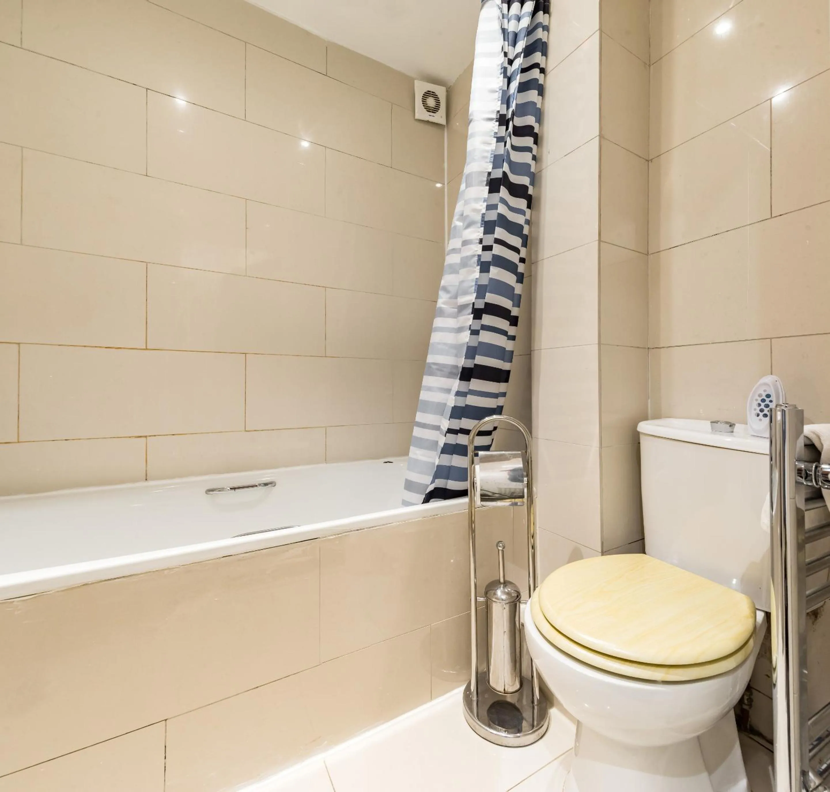 Bathroom in Aldgate Flats