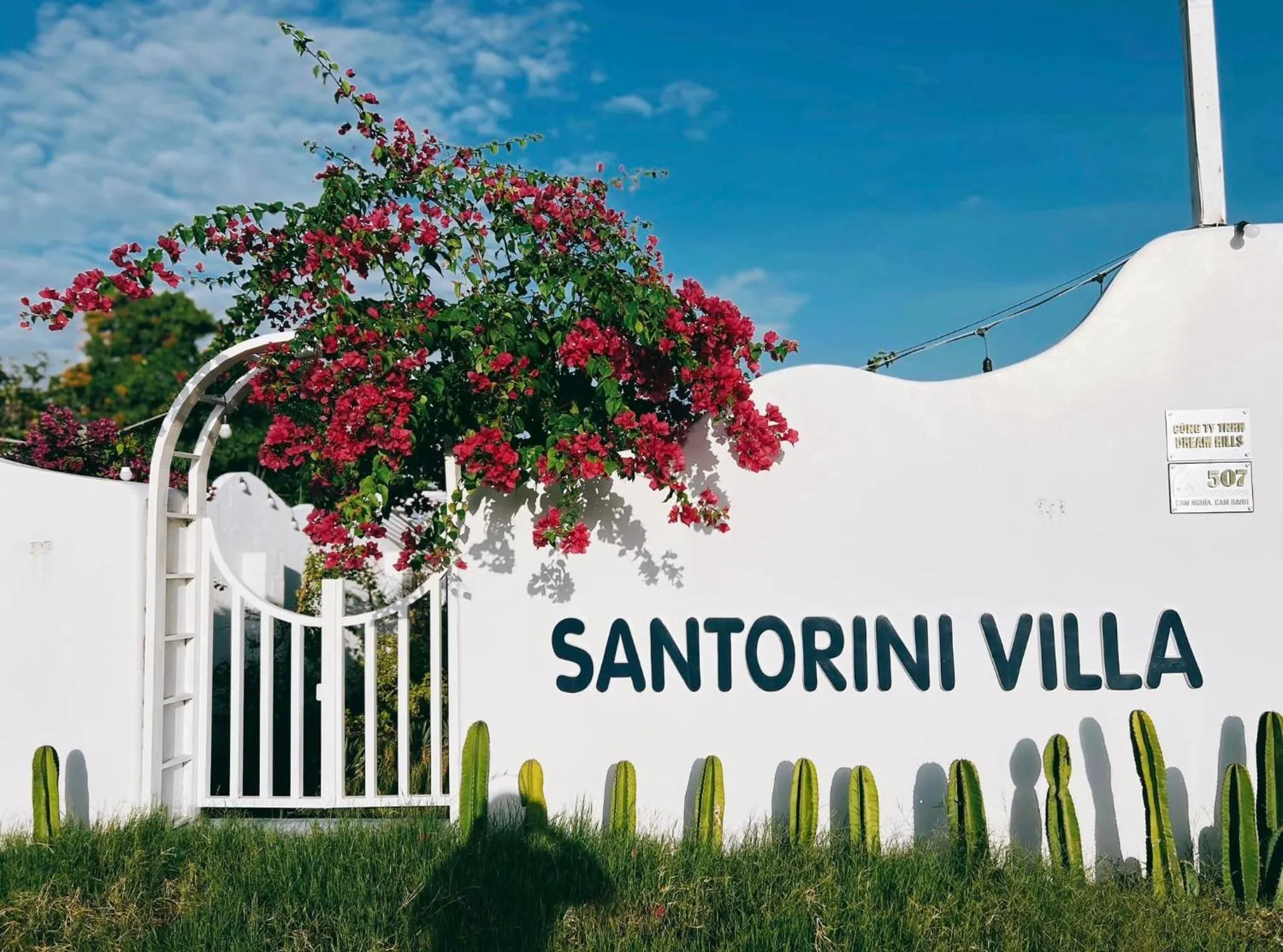 Facade/entrance in Santorini Villa Cam Ranh