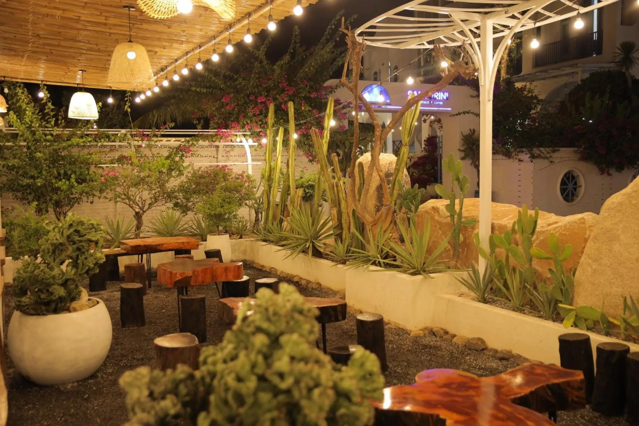 Night in Santorini Villa Cam Ranh