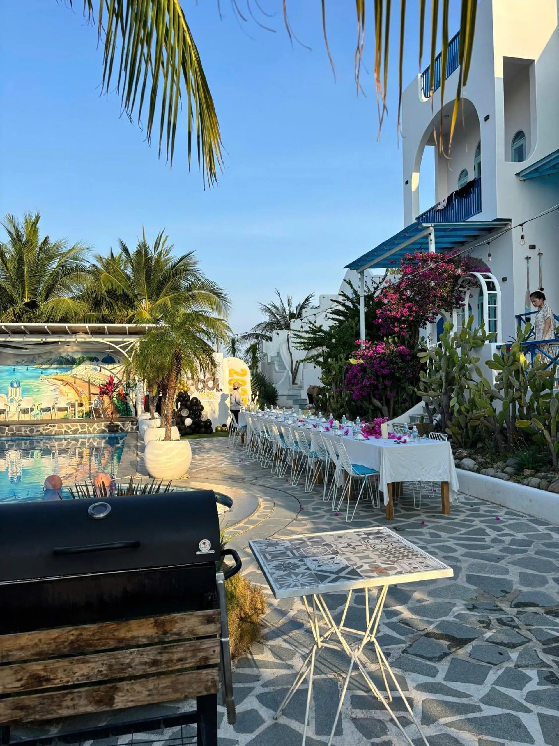 BBQ facilities in Santorini Villa Cam Ranh