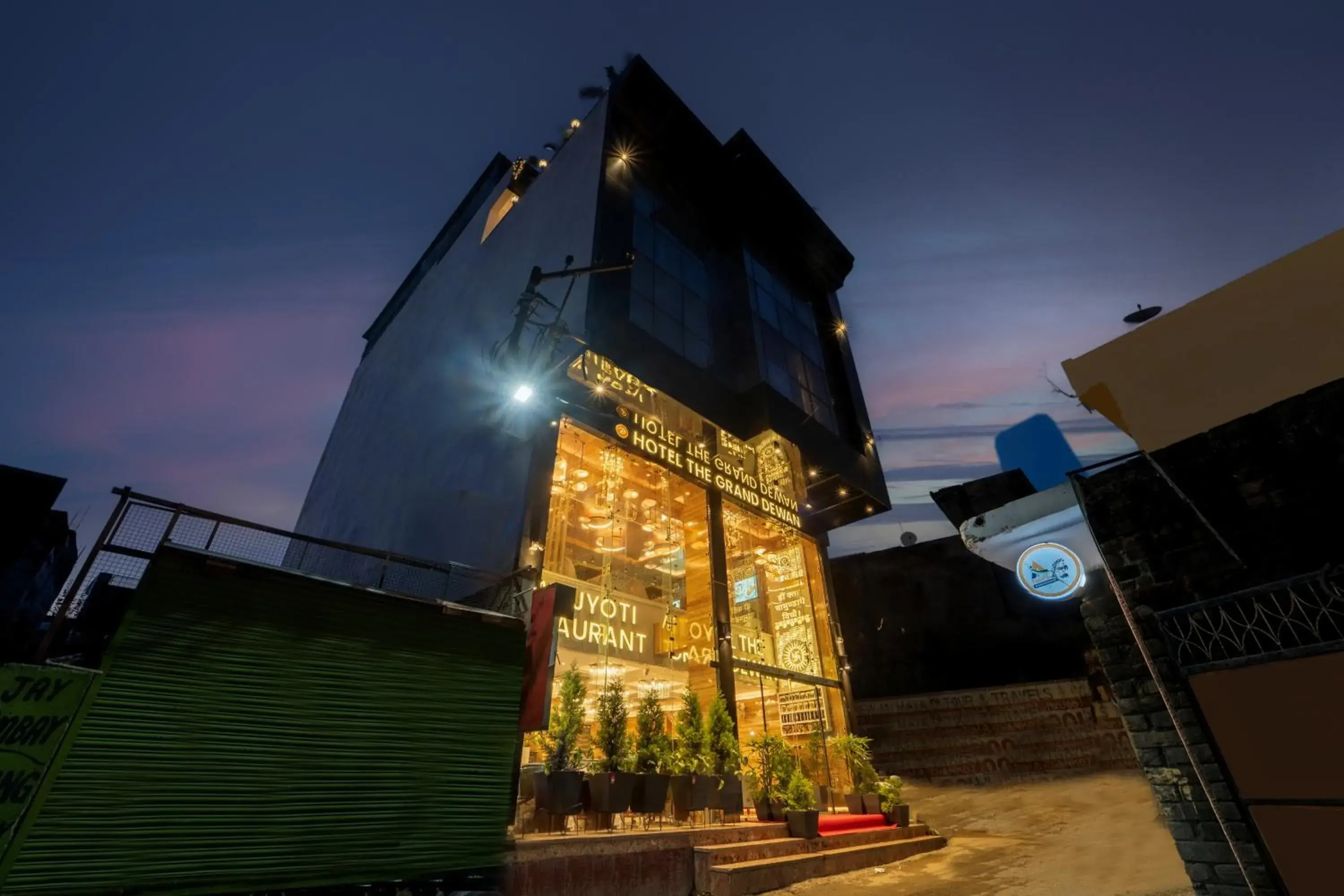 Property building in Hotel The Grand Dewan Property building in Hotel The Grand Dewan