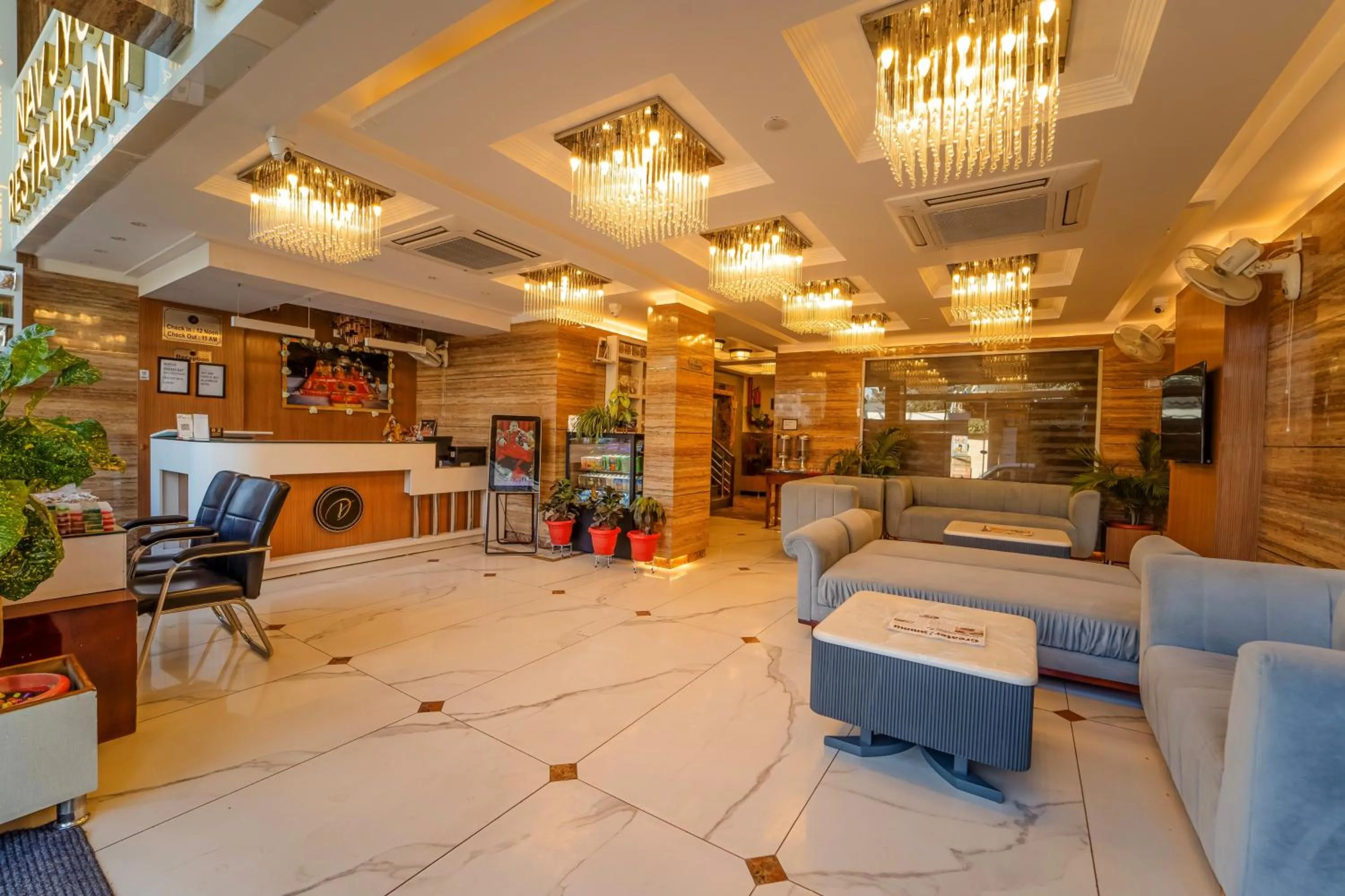 TV and multimedia in Hotel The Grand Dewan