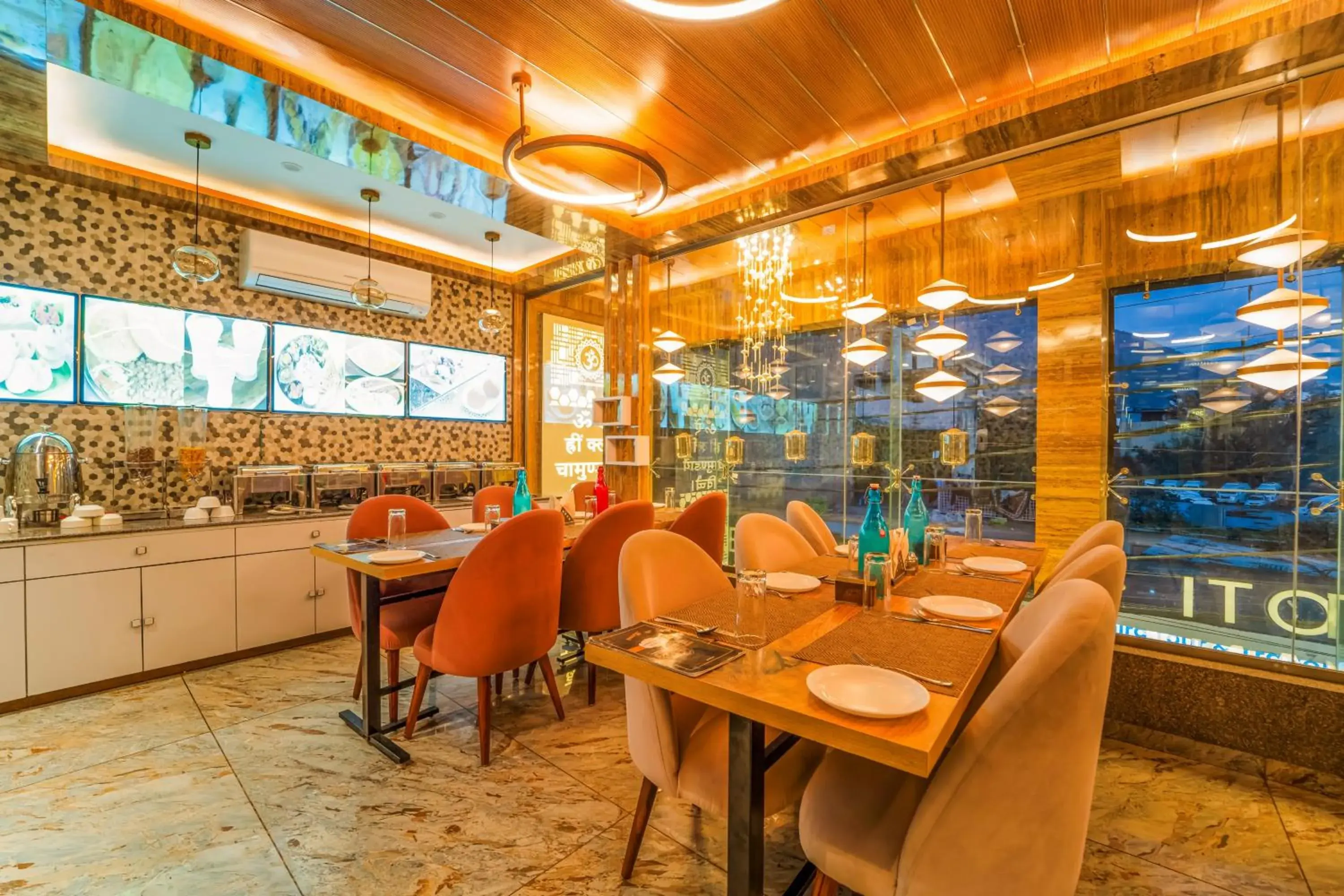 Restaurant/places to eat in Hotel The Grand Dewan Restaurant/places to eat in Hotel The Grand Dewan