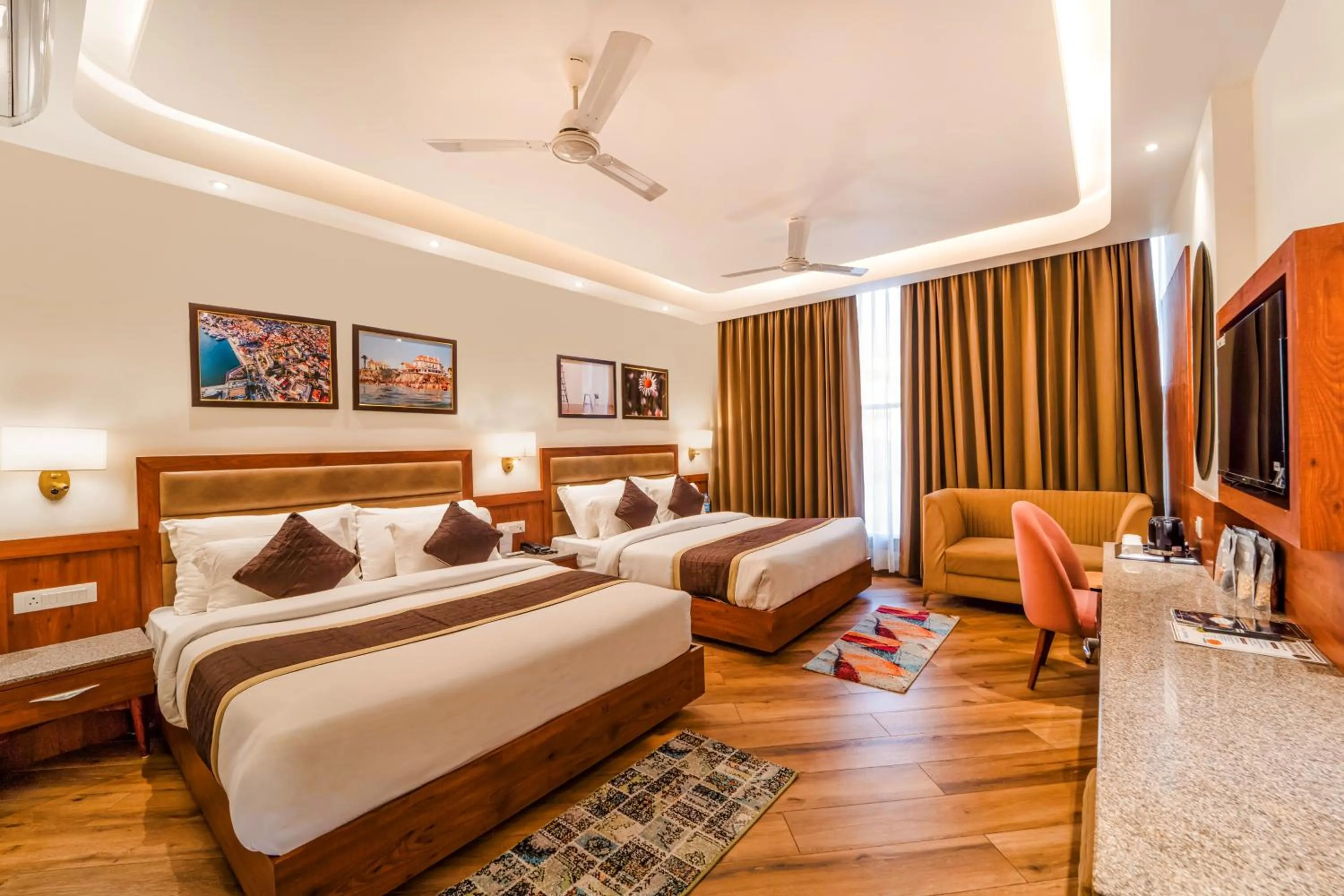 TV and multimedia, Bed in Hotel The Grand Dewan