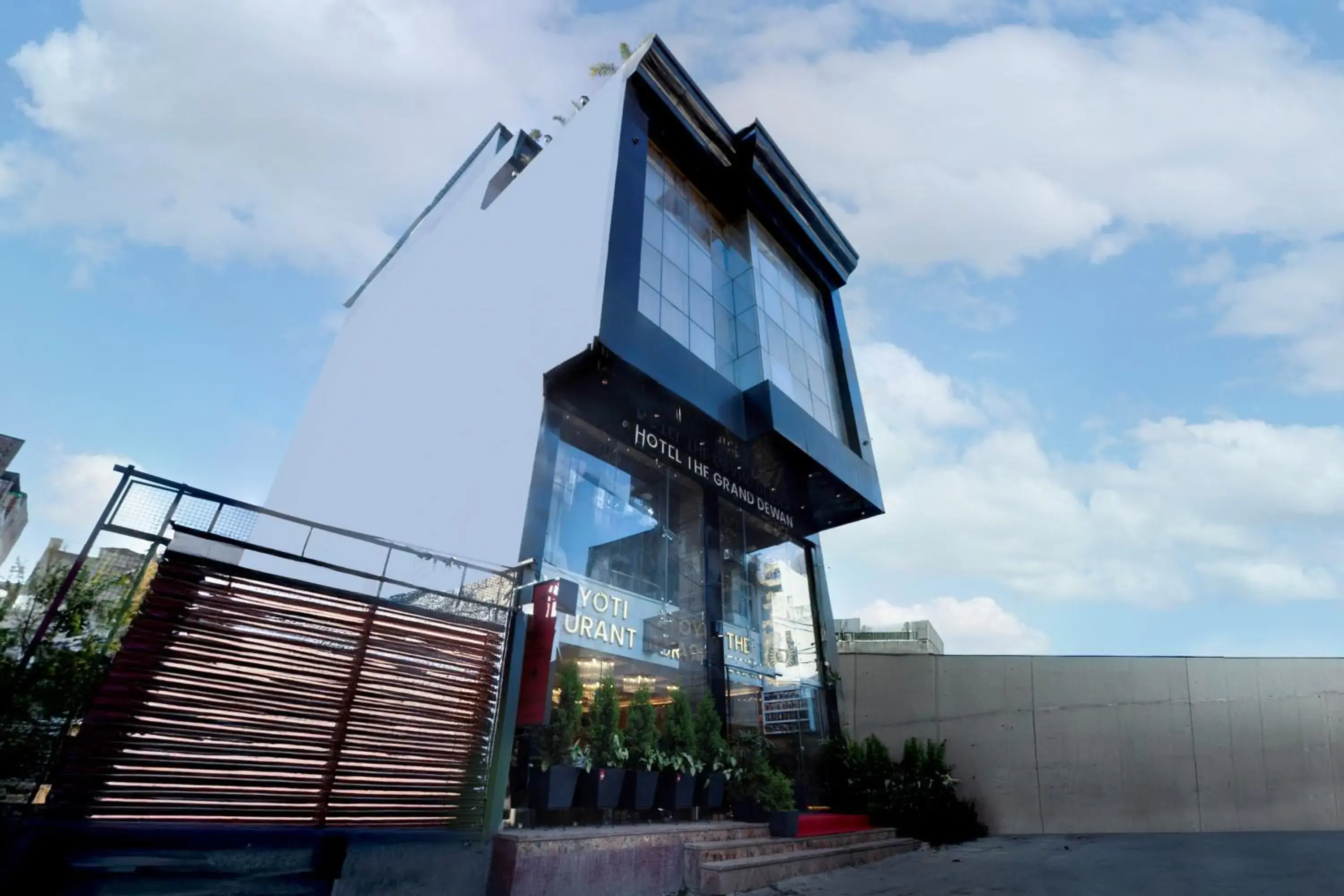 Property building in Hotel The Grand Dewan Property building in Hotel The Grand Dewan