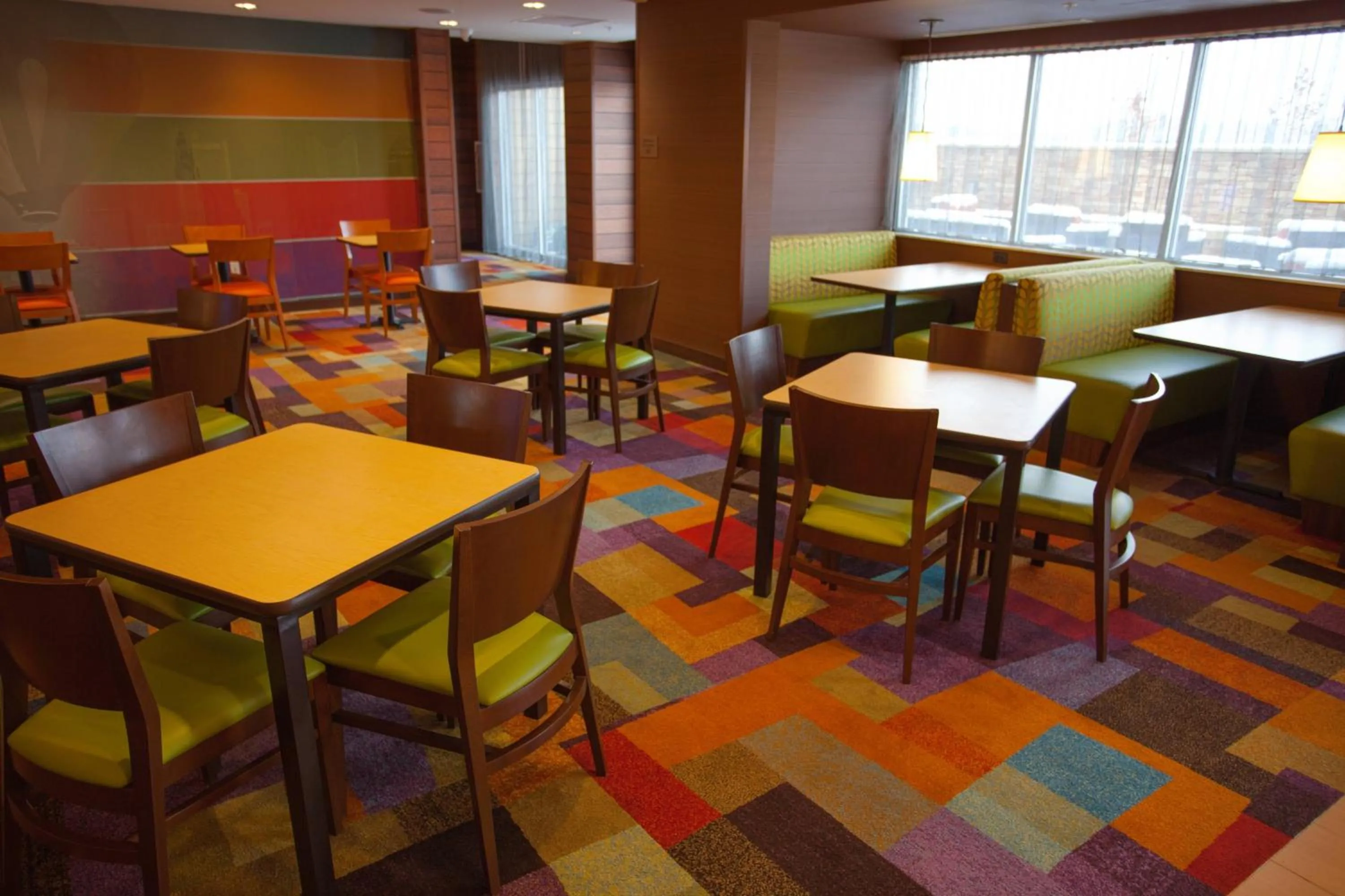 Restaurant/places to eat in Fairfield Inn & Suites by Marriott Columbus Airport