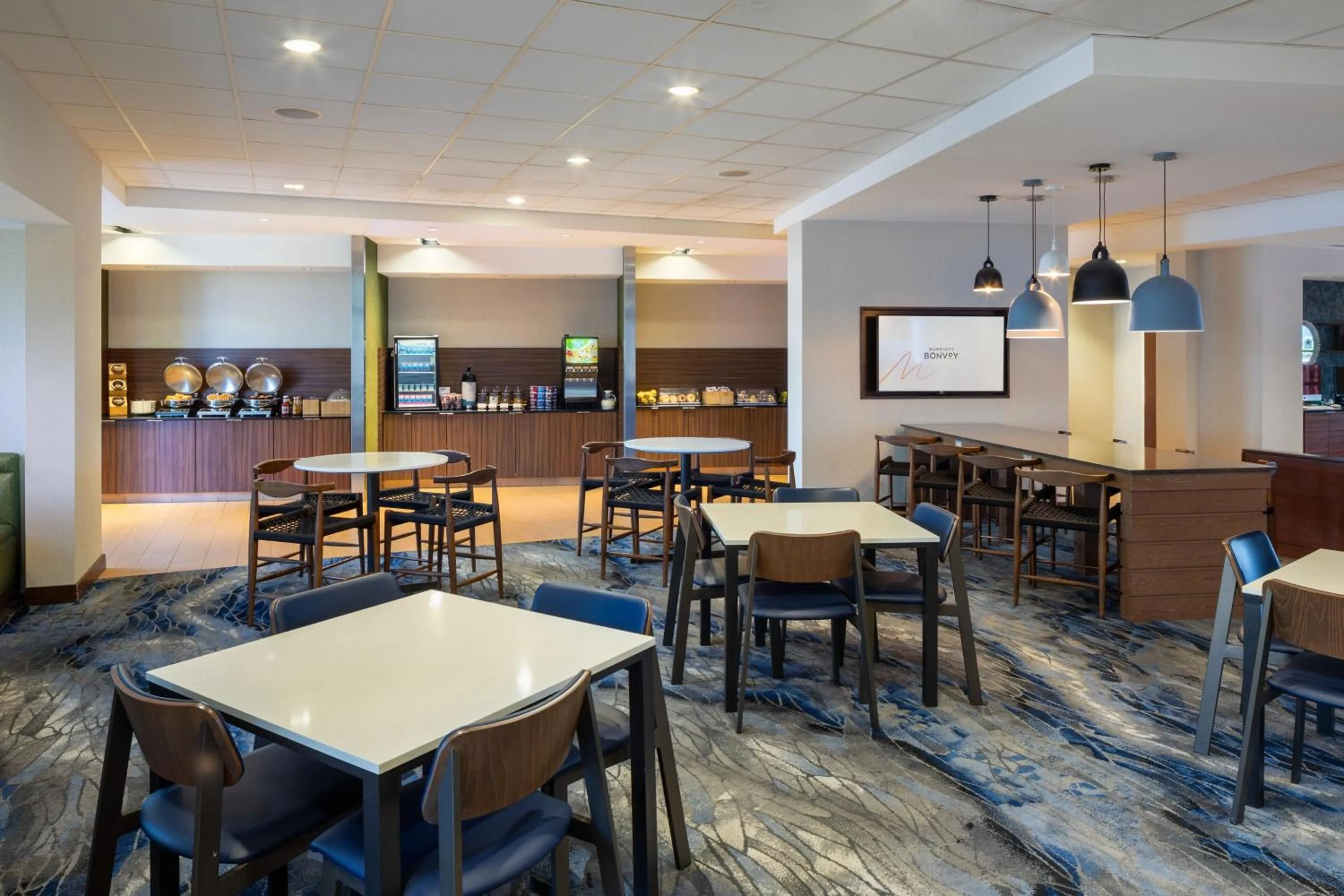 Restaurant/places to eat in Fairfield Inn & Suites by Marriott Columbus Airport