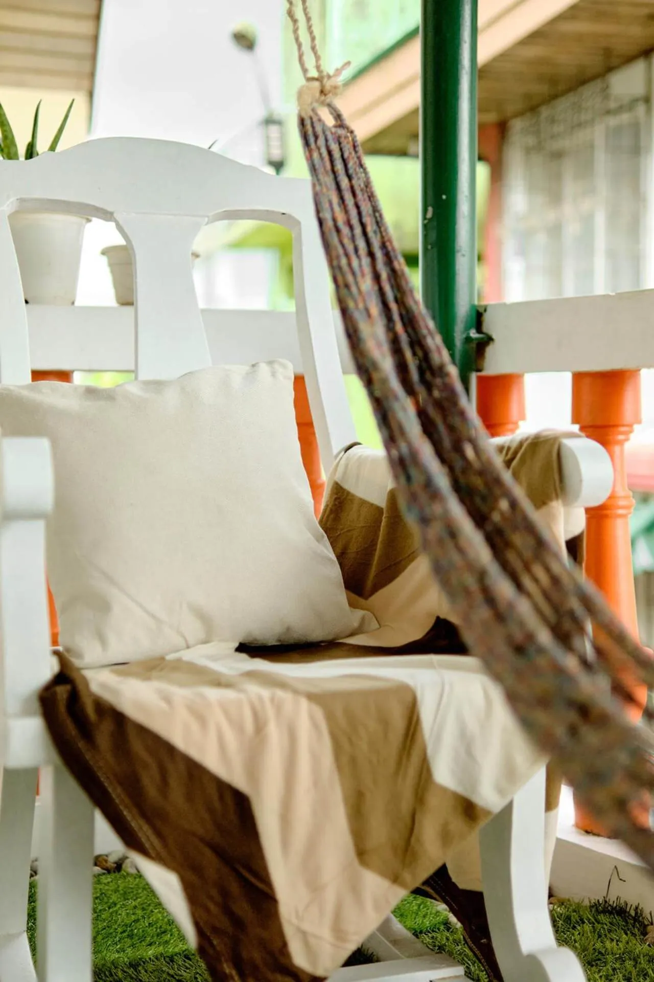 Seating area in Pallet Homes - Ledesco