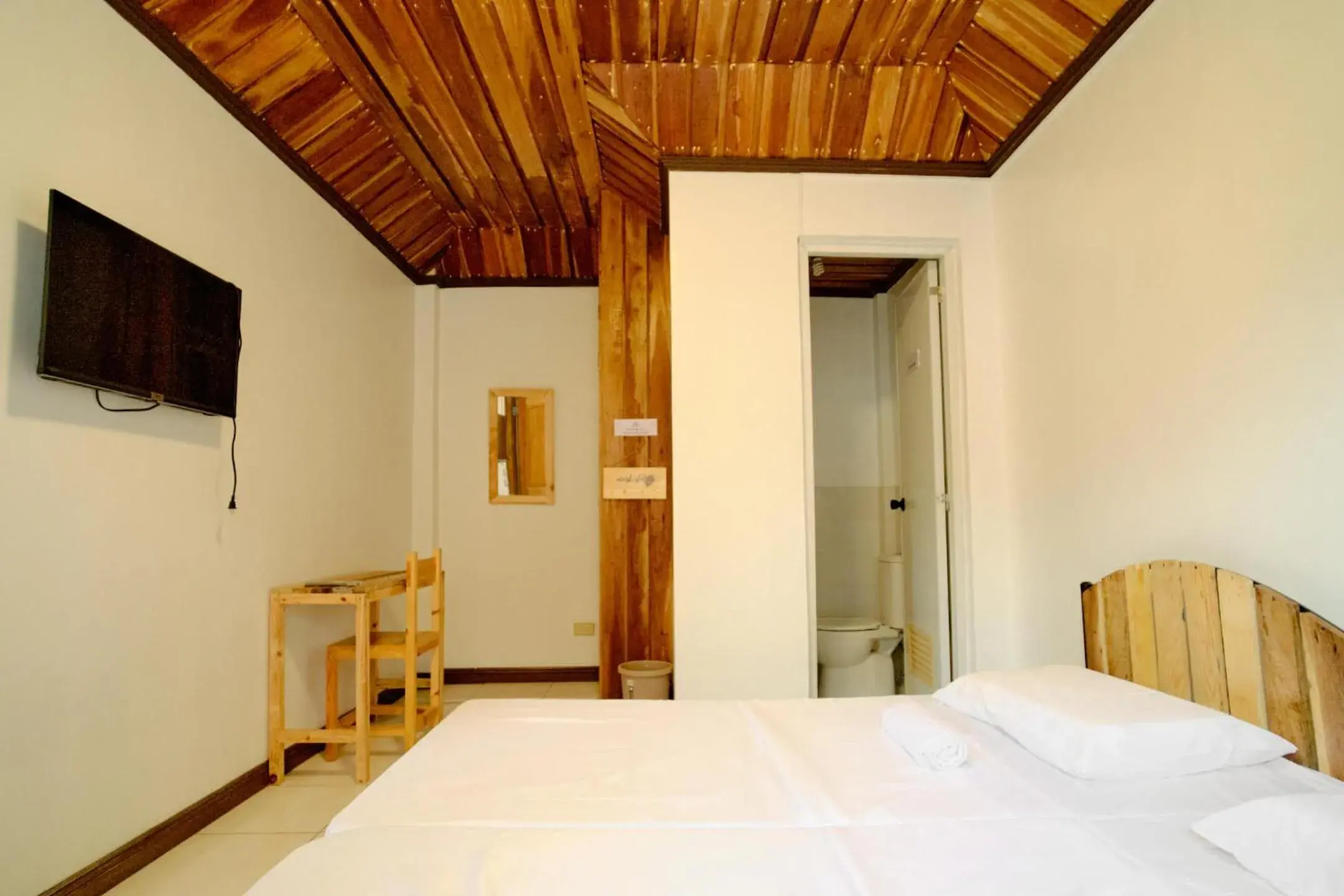 Bed in Pallet Homes - Ledesco Bed in Pallet Homes - Ledesco