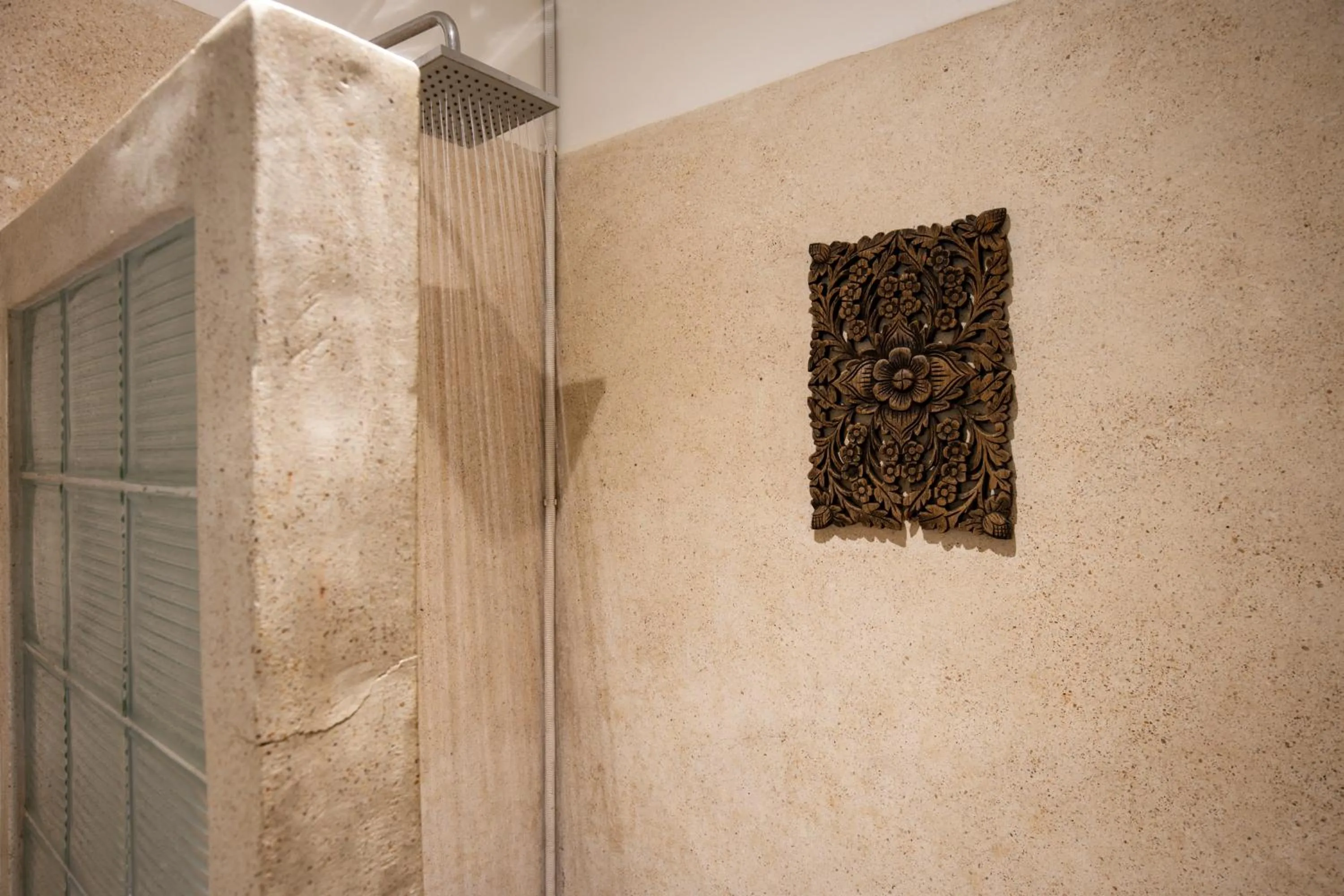 Shower in Babel Boutique