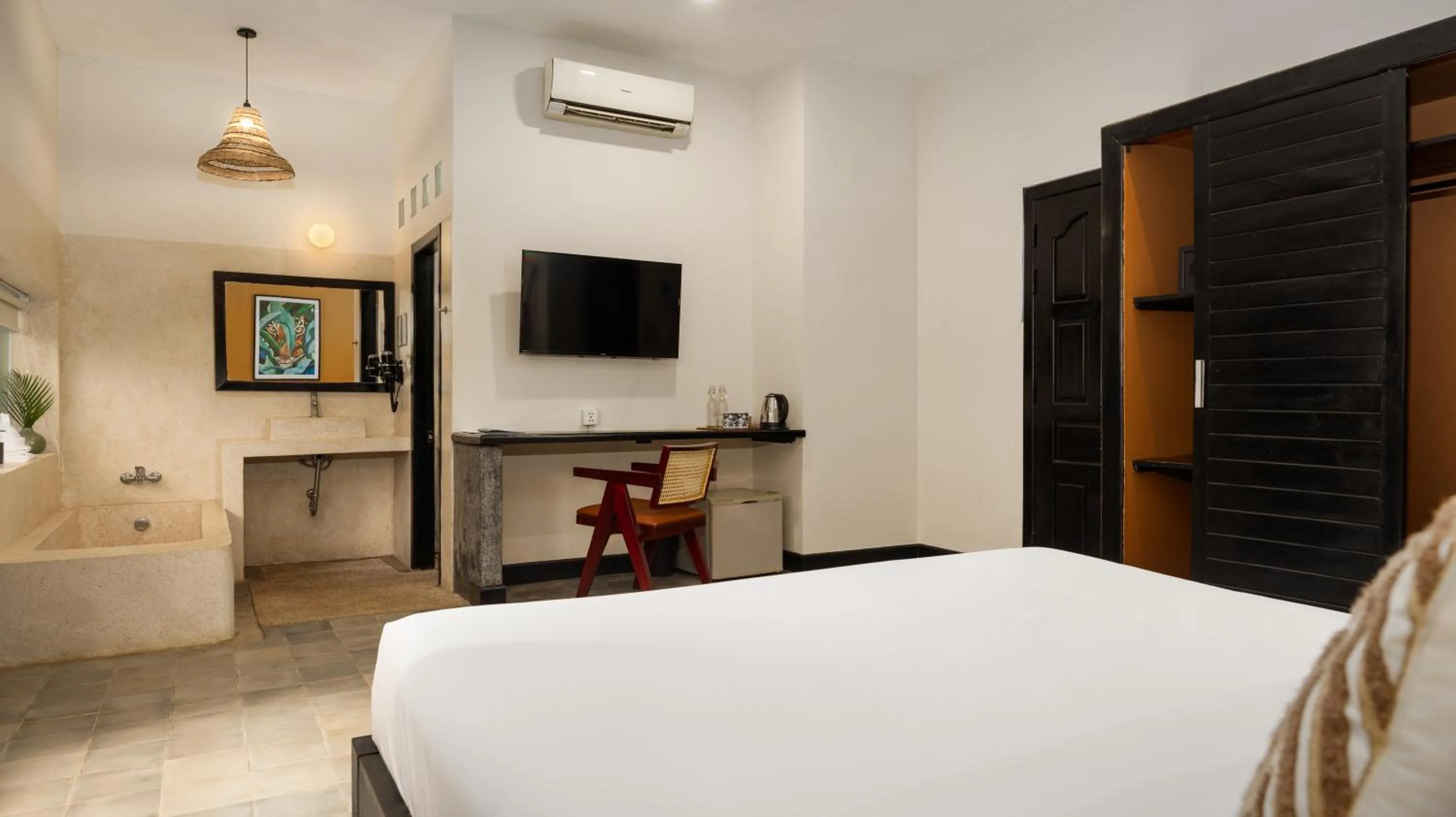 TV and multimedia, Bed in Babel Boutique