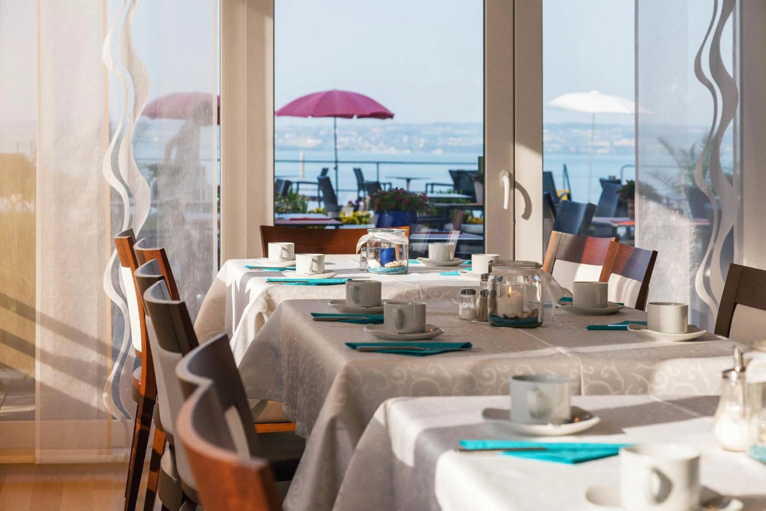 Lounge or bar in Seehotel BelRiva