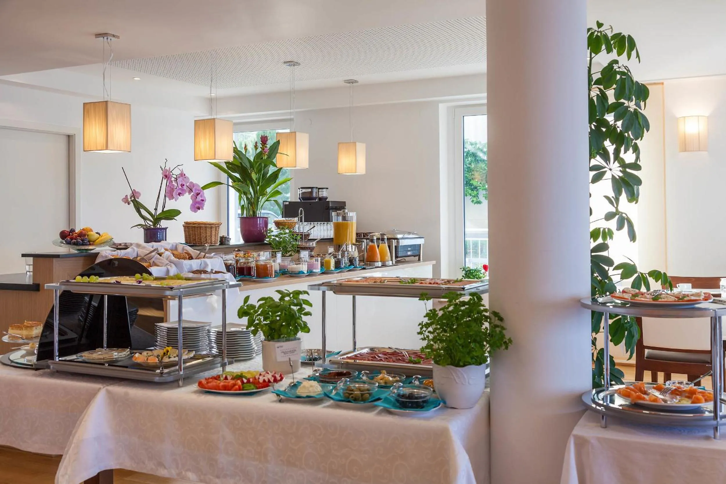 Buffet breakfast in Seehotel BelRiva