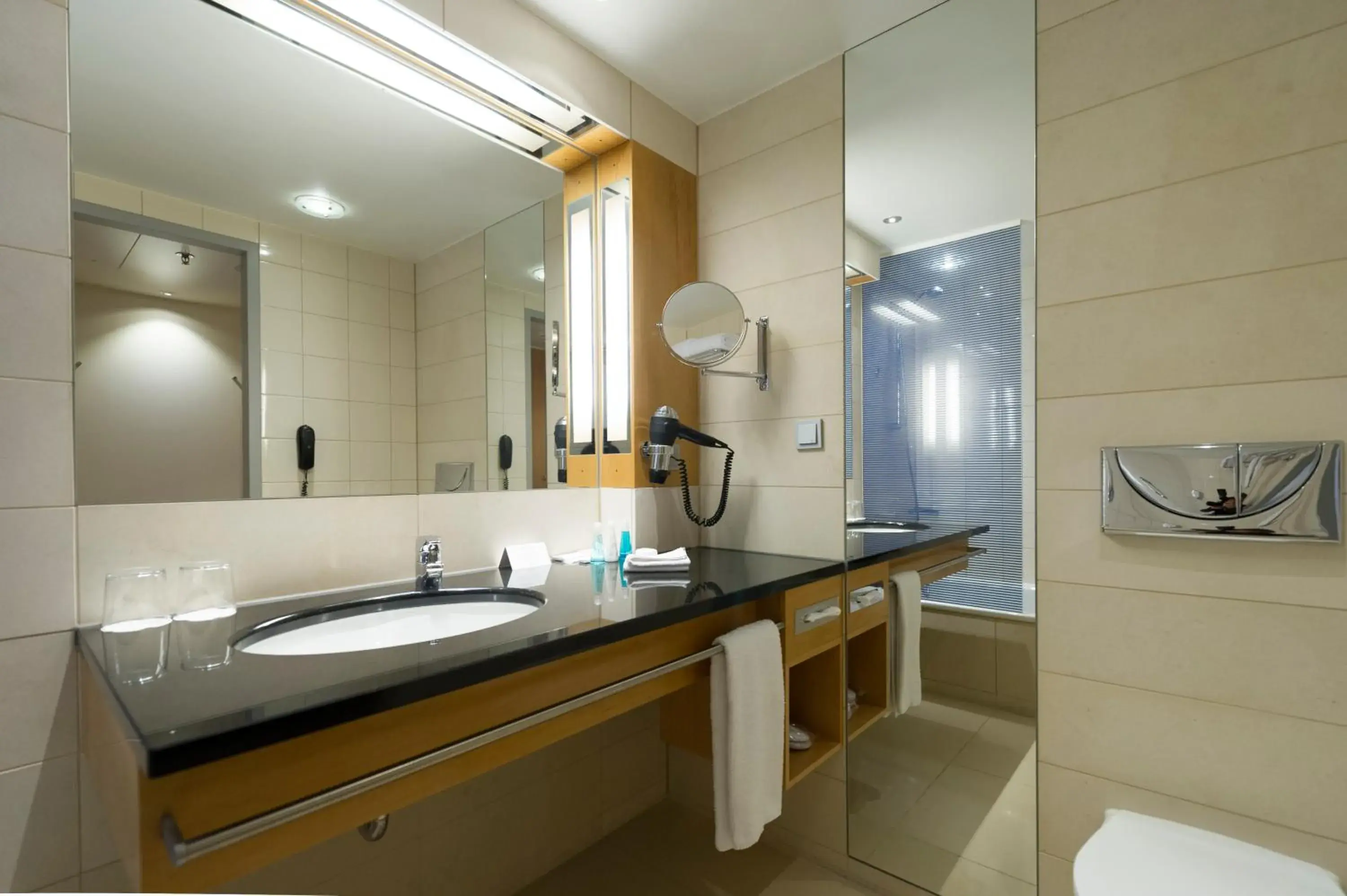 Superior Plus Room in Steigenberger Airport Hotel Amsterdam Superior Plus Room in Steigenberger Airport Hotel Amsterdam