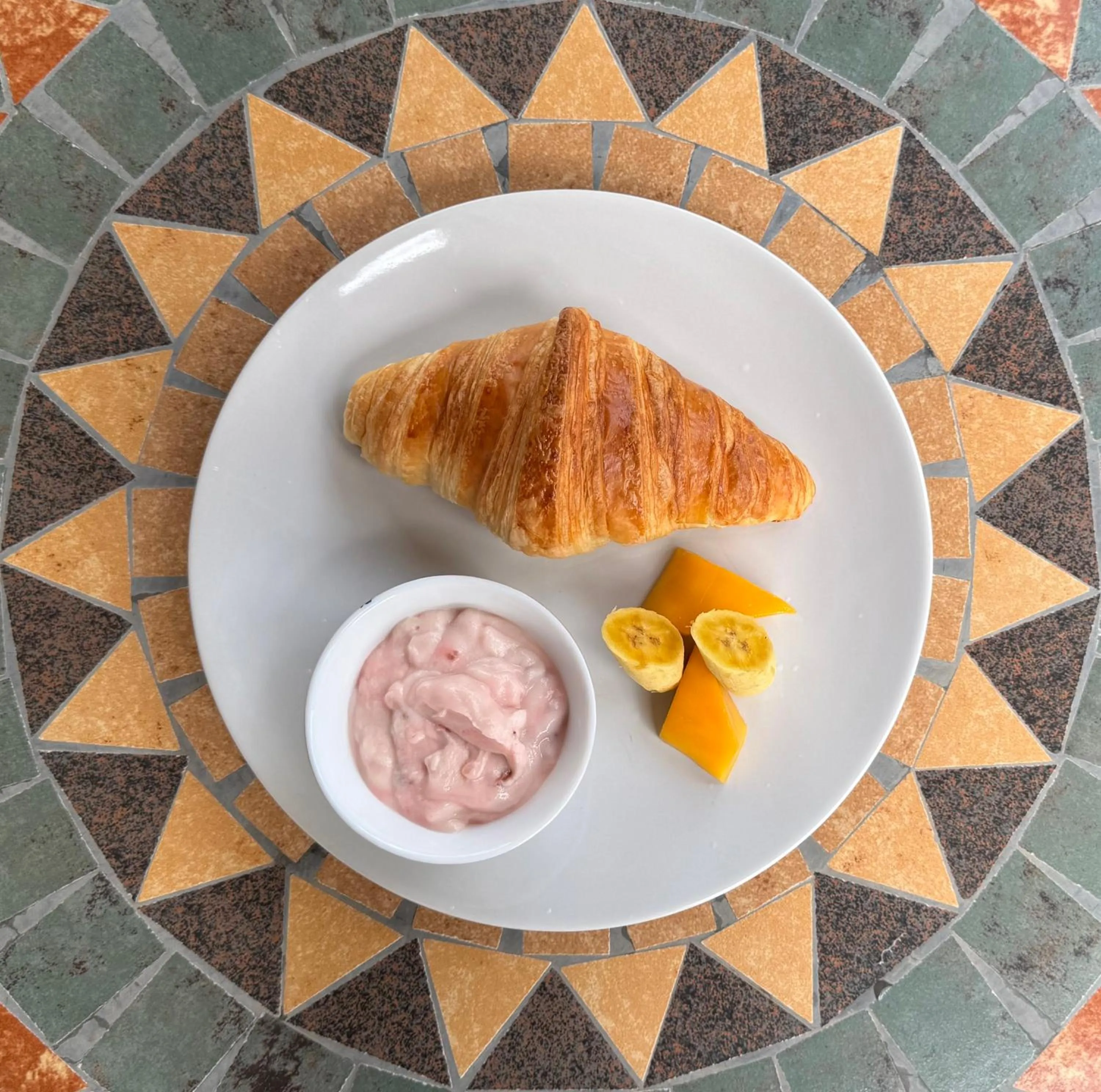 Nico’s Hotel and SkyBar