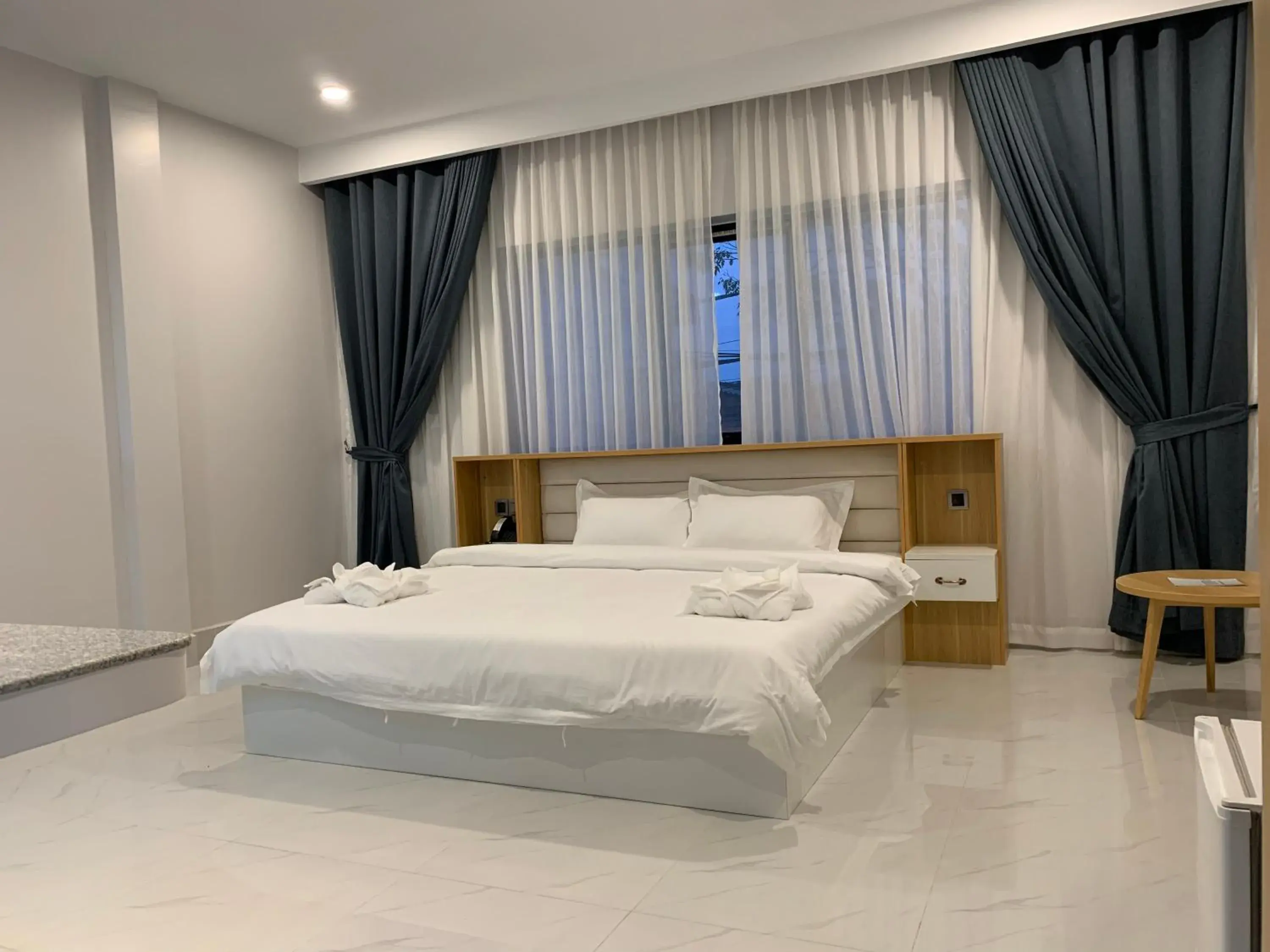 King Room in Nico’s Hotel and SkyBar King Room in Nico’s Hotel and SkyBar