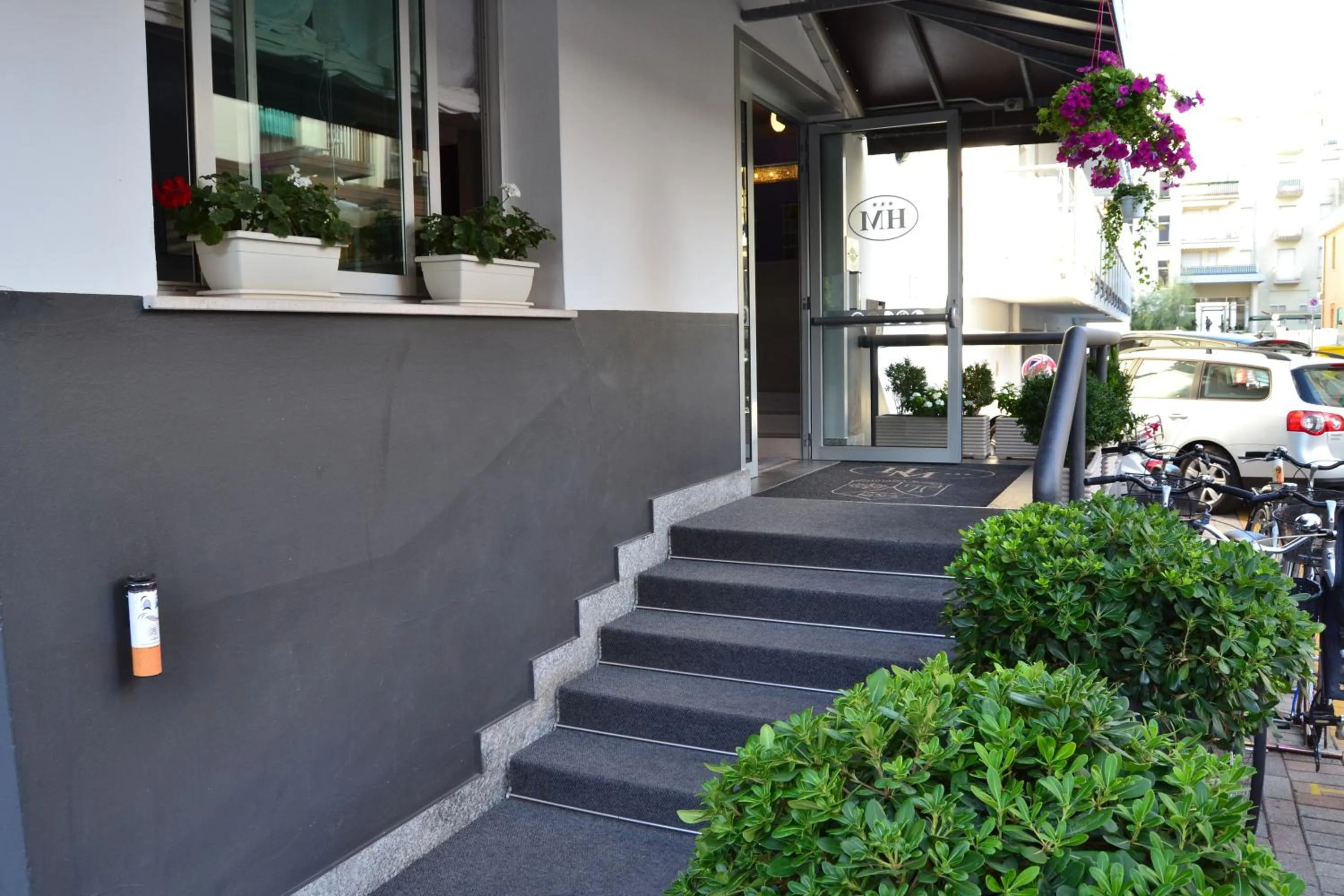 Facade/entrance in Hotel Madera