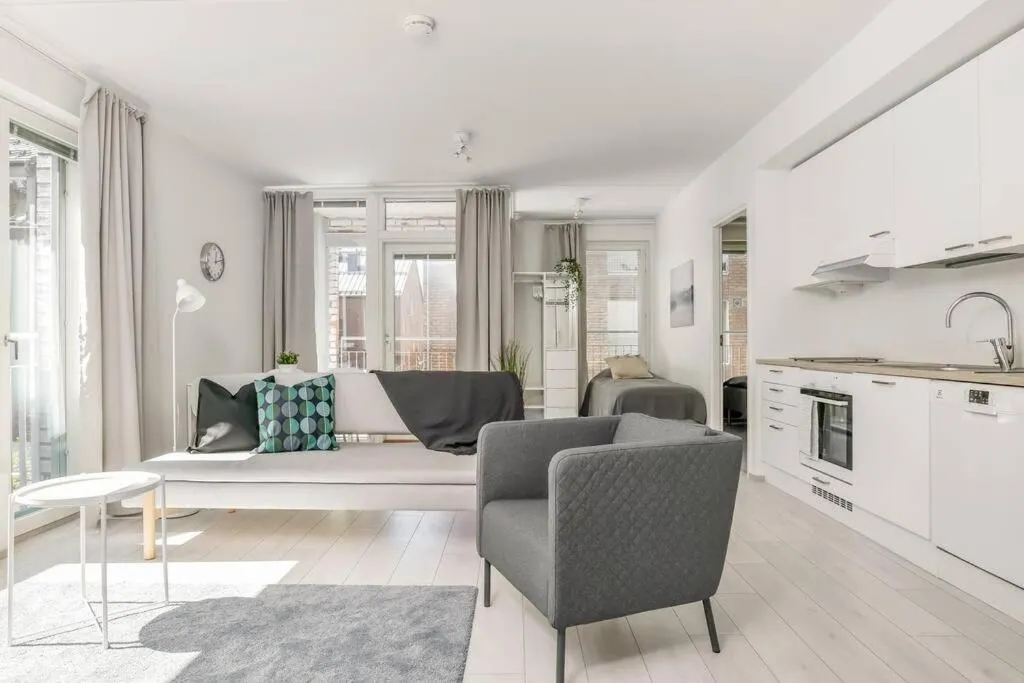 Kotimaailma - Valoisa kolmio Espoon keskustassa